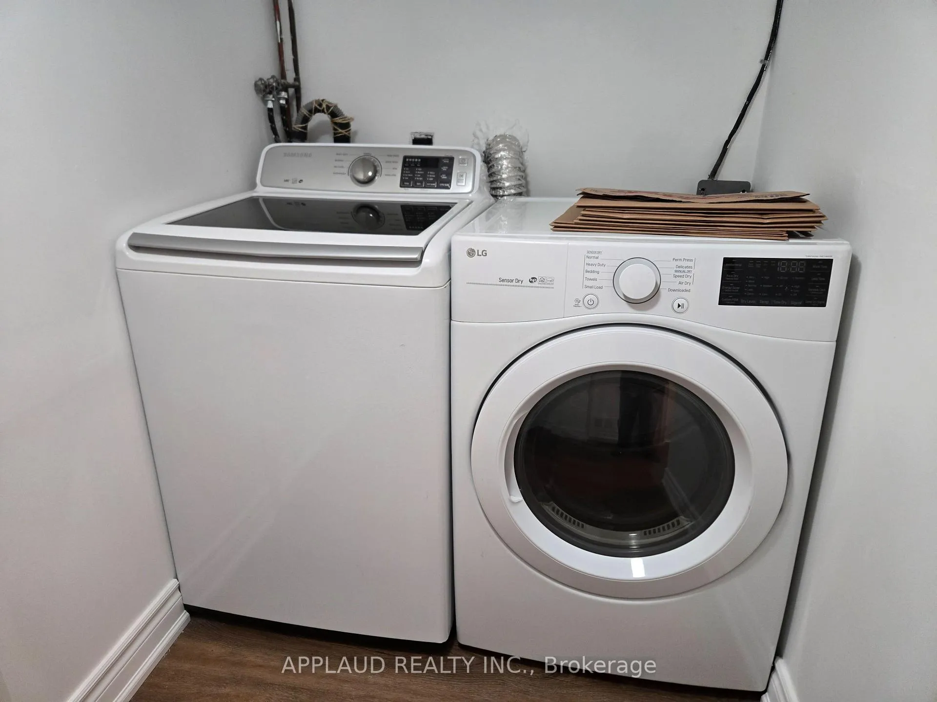 Photo 15 of Unit BASEMENT, 21 Galbraith Avenue, Toronto, O'Connor-Parkview — HOMEH