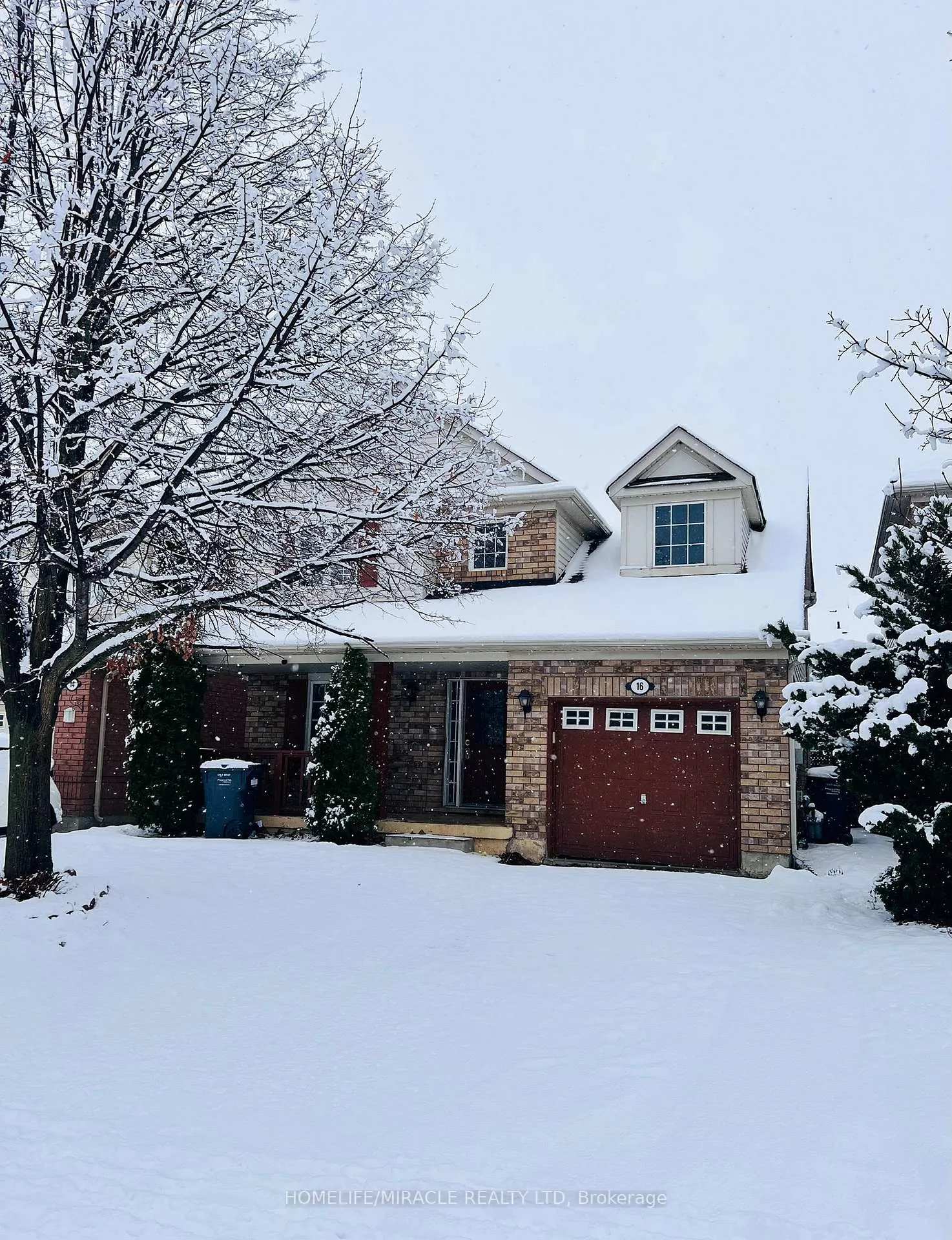 Photo 2 of 16 Marshmarigold Drive, Brampton, Fletcher's Meadow — HOMEH