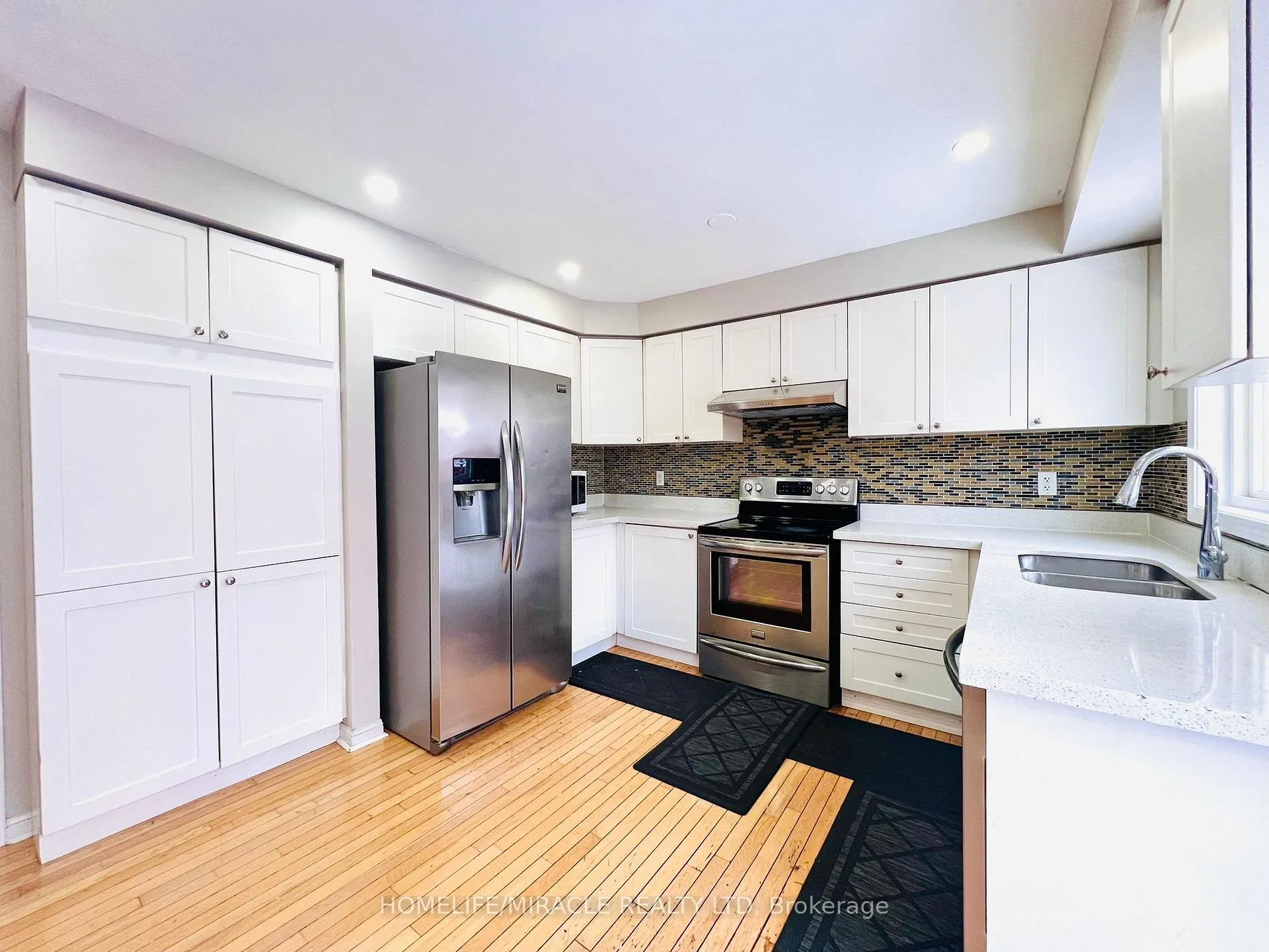 Photo 9 of 16 Marshmarigold Drive, Brampton, Fletcher's Meadow — HOMEH