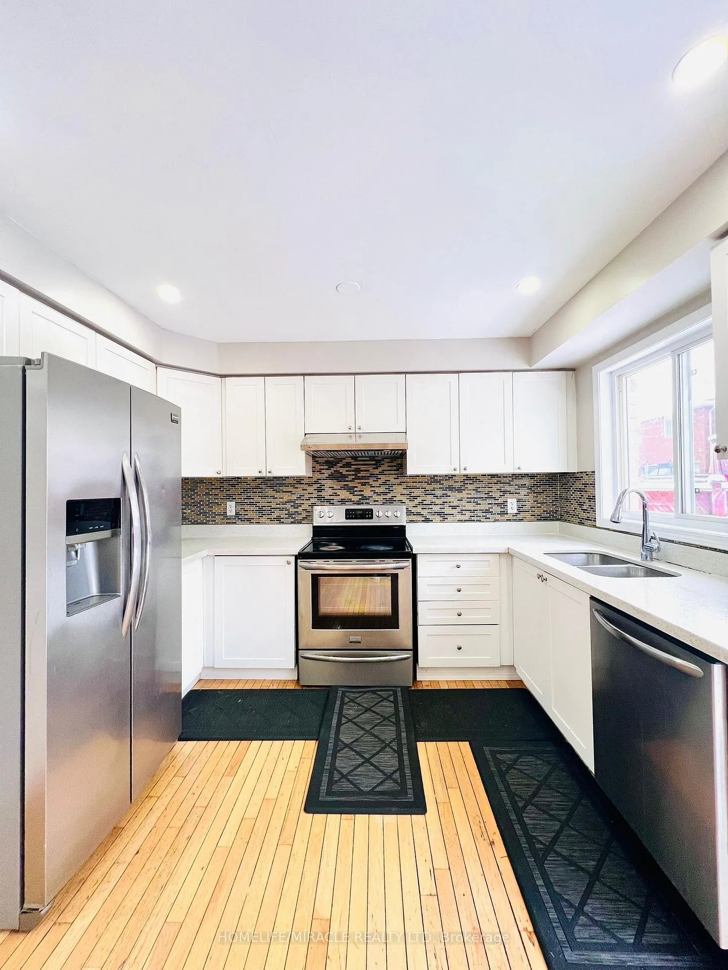 Photo 11 of 16 Marshmarigold Drive, Brampton, Fletcher's Meadow — HOMEH
