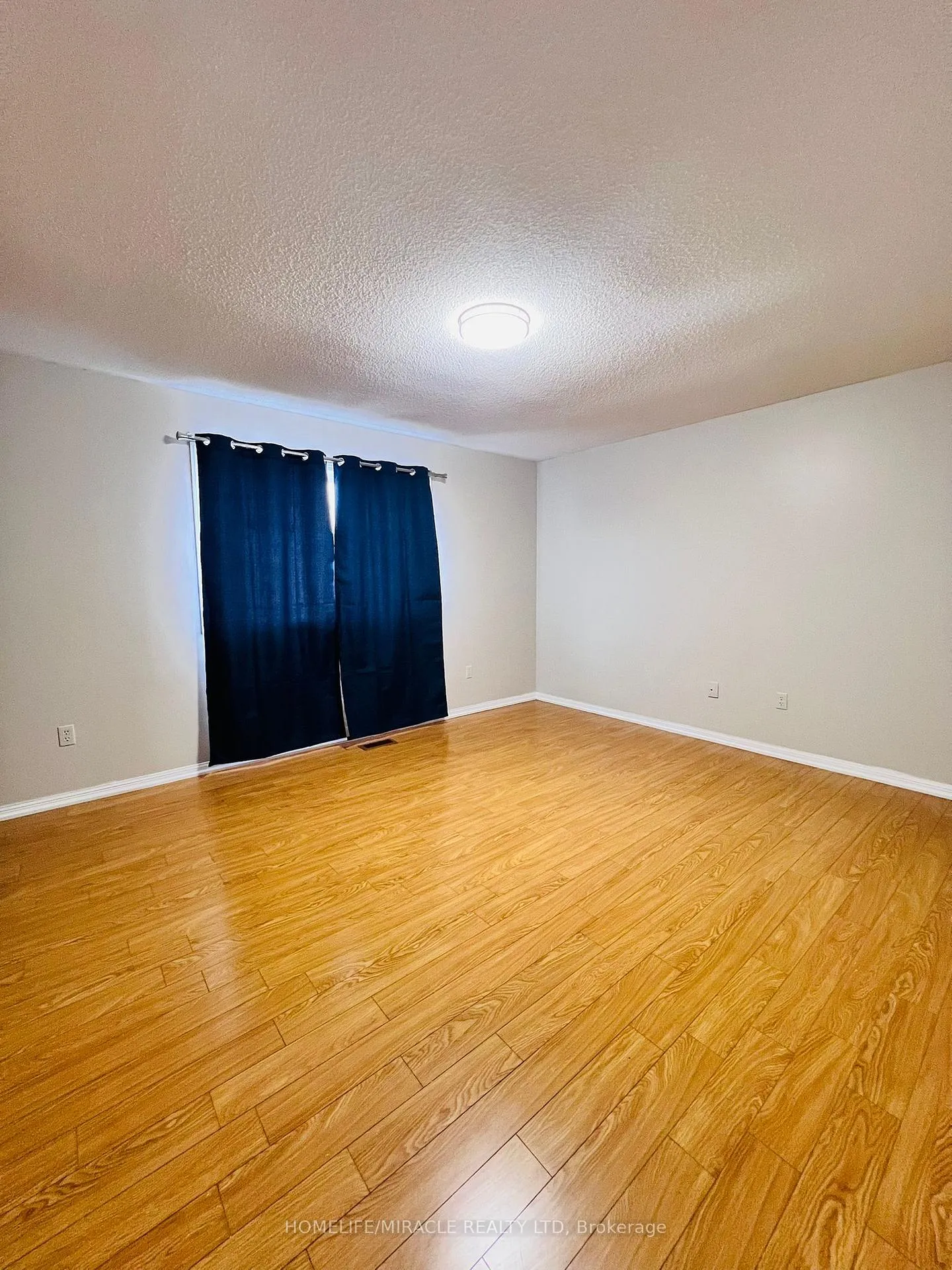 Photo 13 of 16 Marshmarigold Drive, Brampton, Fletcher's Meadow — HOMEH