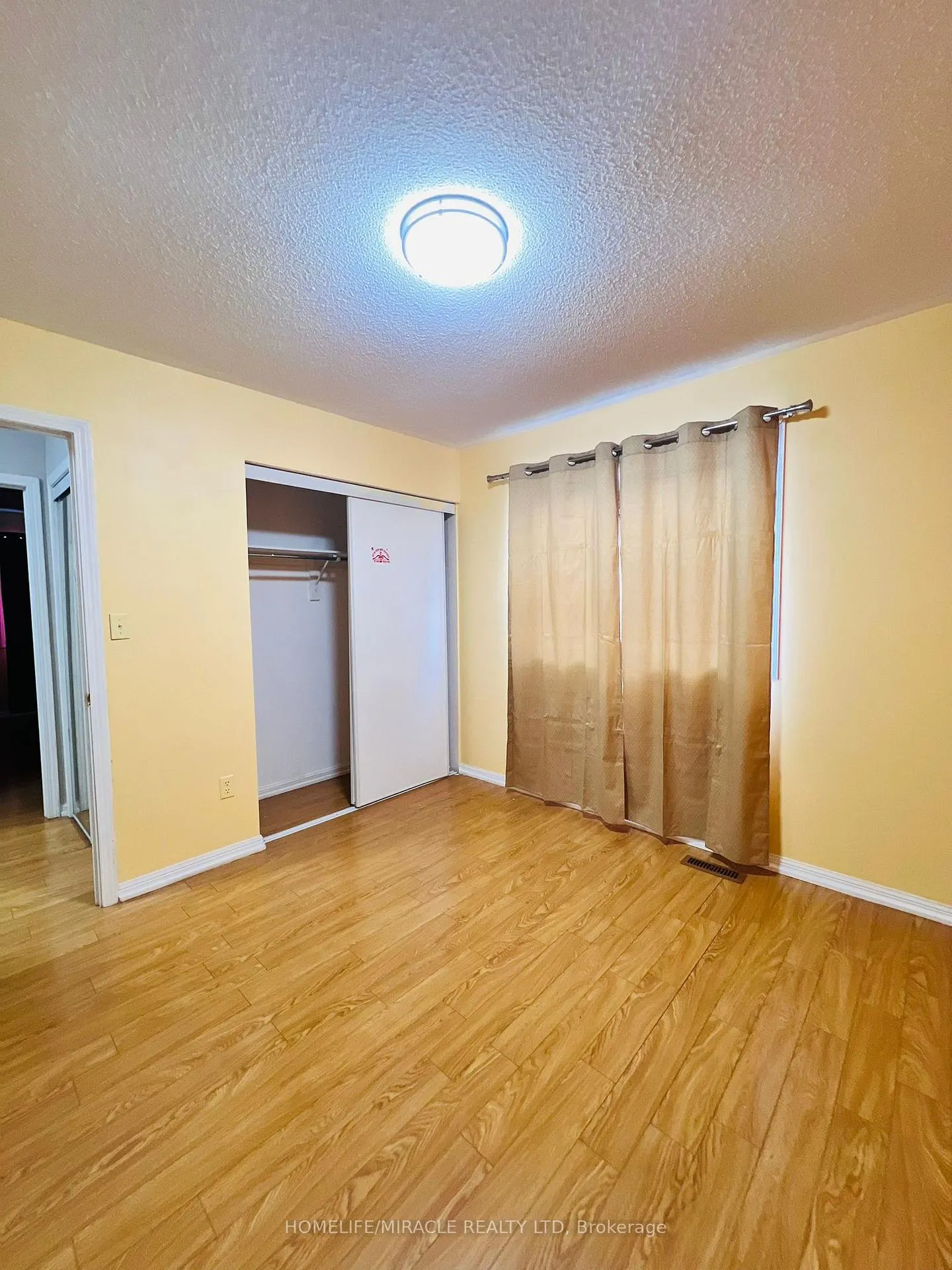 Photo 18 of 16 Marshmarigold Drive, Brampton, Fletcher's Meadow — HOMEH