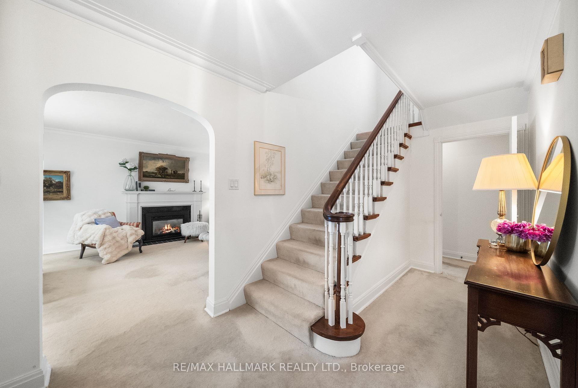 Photo 3 of 55 Sandringham Drive, Toronto, Bedford Park-Nortown — HOMEH
