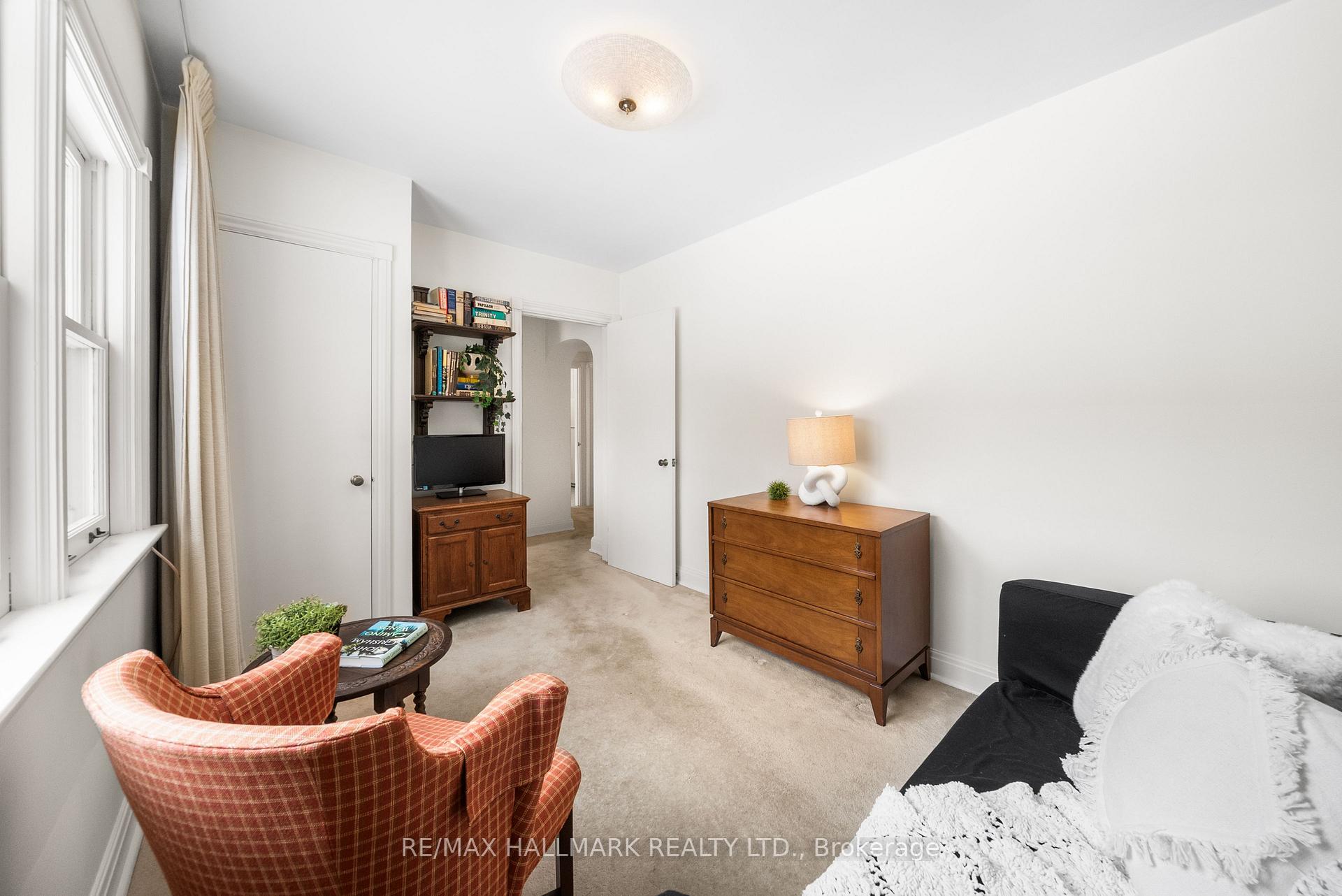 Photo 17 of 55 Sandringham Drive, Toronto, Bedford Park-Nortown — HOMEH