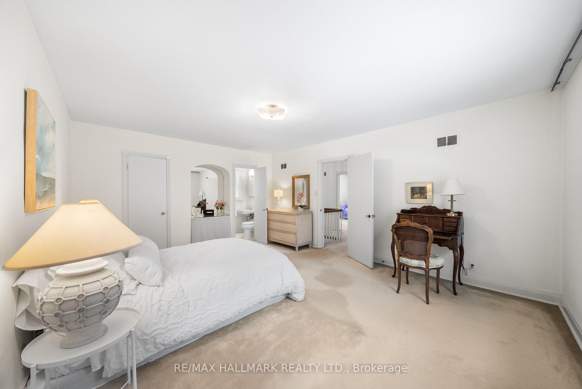 Photo 22 of 55 Sandringham Drive, Toronto, Bedford Park-Nortown — HOMEH