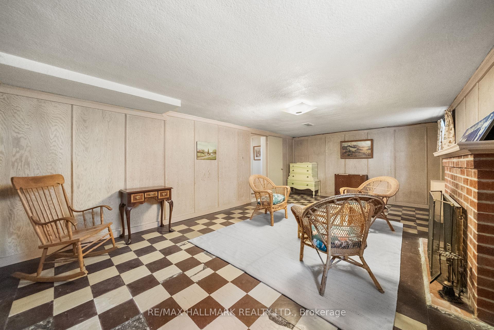 Photo 32 of 55 Sandringham Drive, Toronto, Bedford Park-Nortown — HOMEH