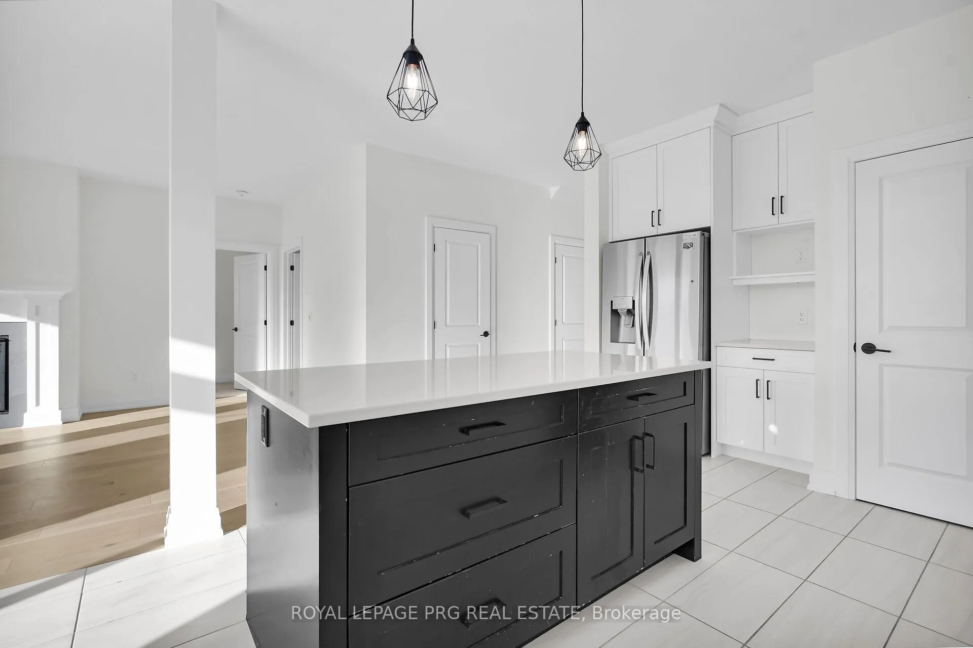 Photo 12 of 649 Tull Street, Strathroy-Caradoc, Rural Strathroy-Caradoc — HOMEH