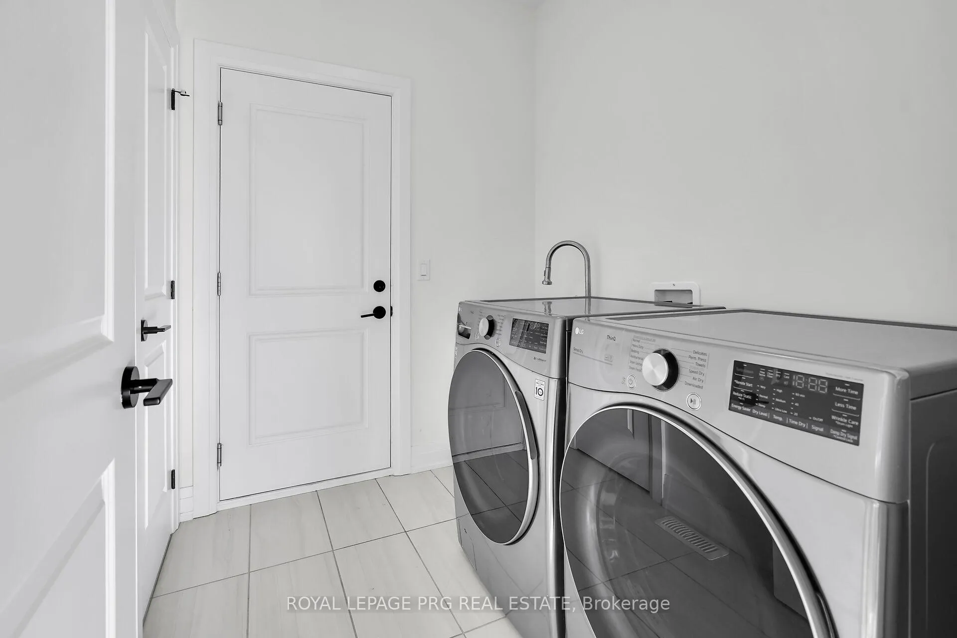 Photo 25 of 649 Tull Street, Strathroy-Caradoc, Rural Strathroy-Caradoc — HOMEH