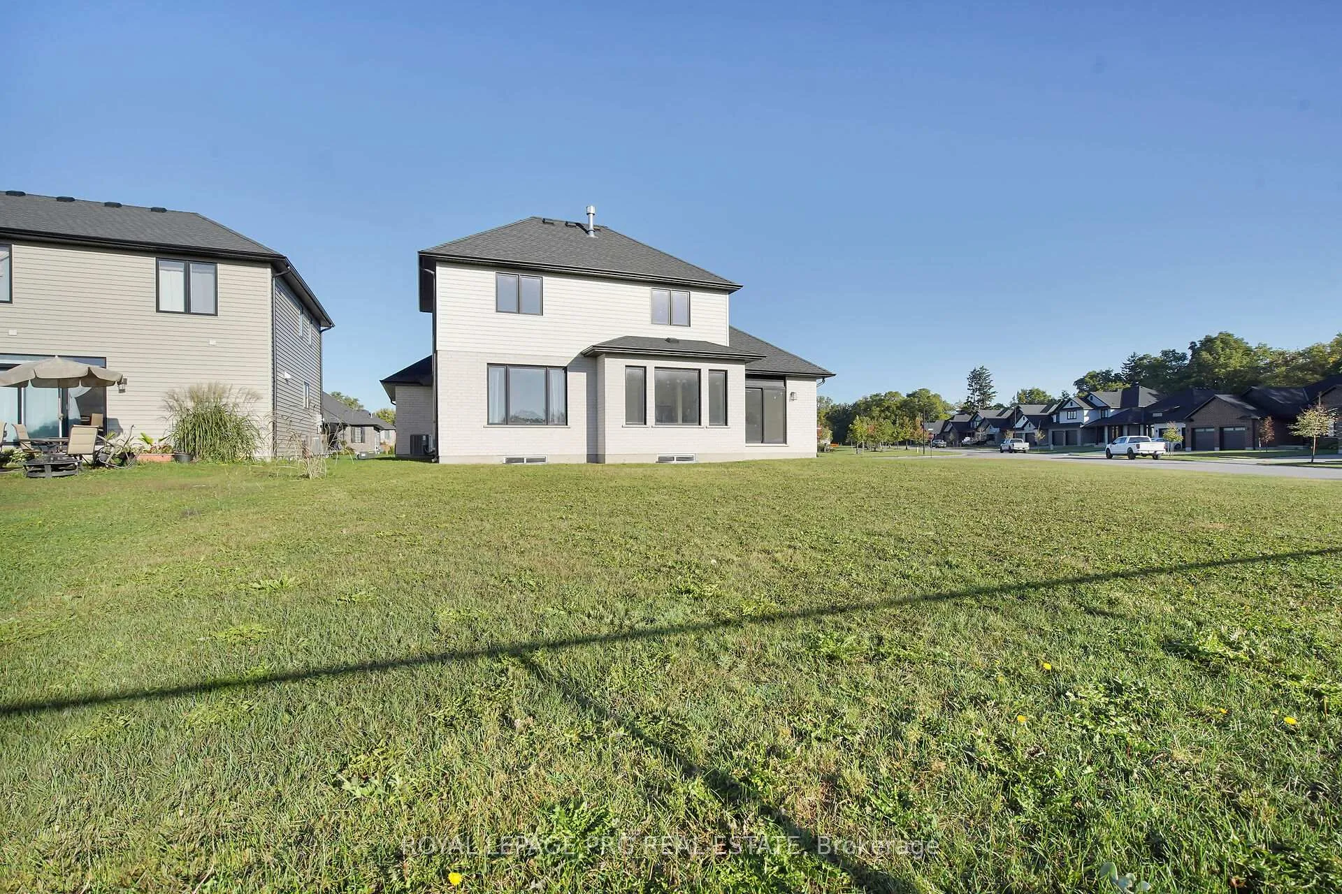 Photo 44 of 649 Tull Street, Strathroy-Caradoc, Rural Strathroy-Caradoc — HOMEH