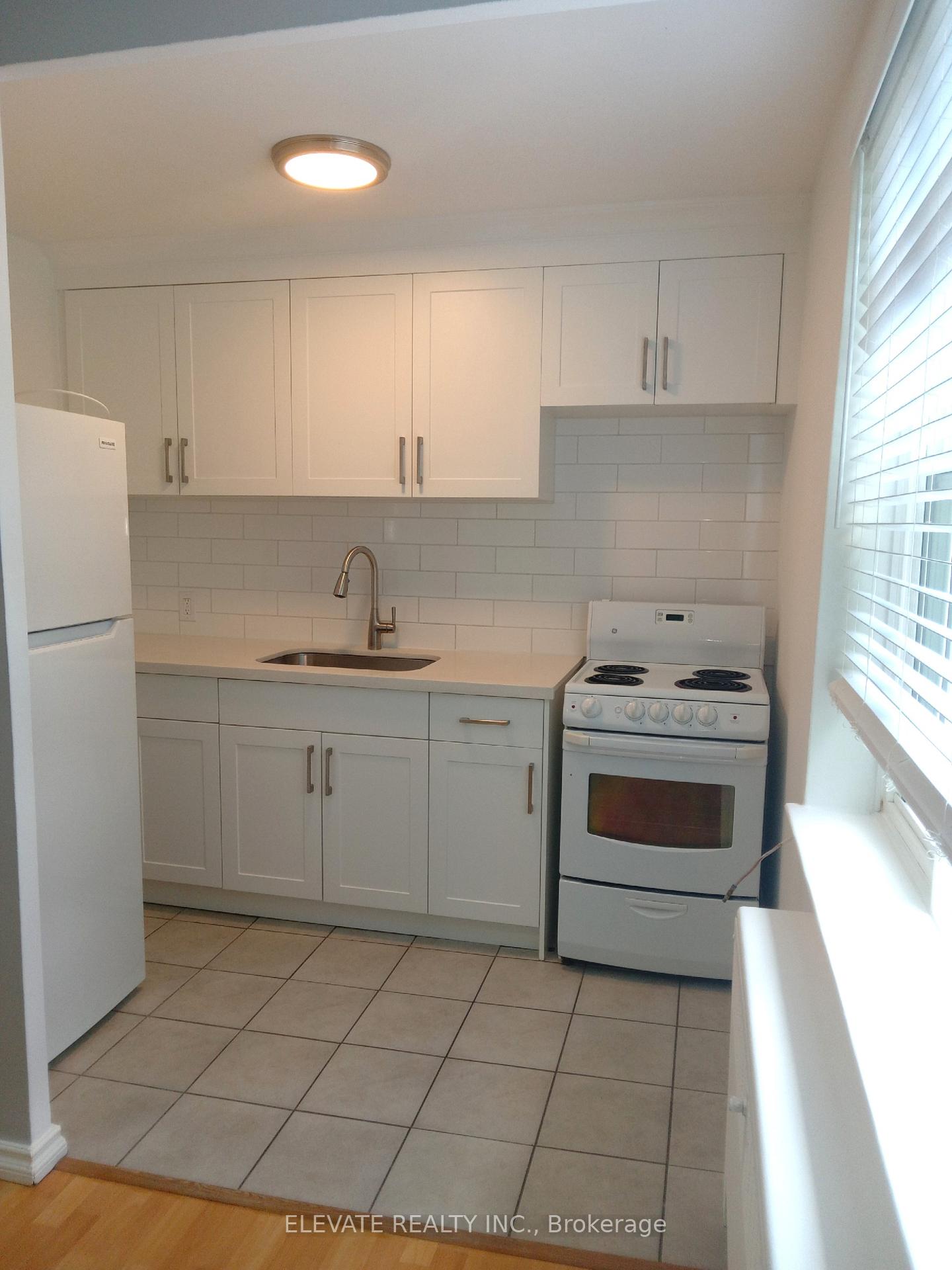 Photo 4 of Unit 14, 464 Summerhill Avenue, Toronto, Rosedale-Moore Park — HOMEH