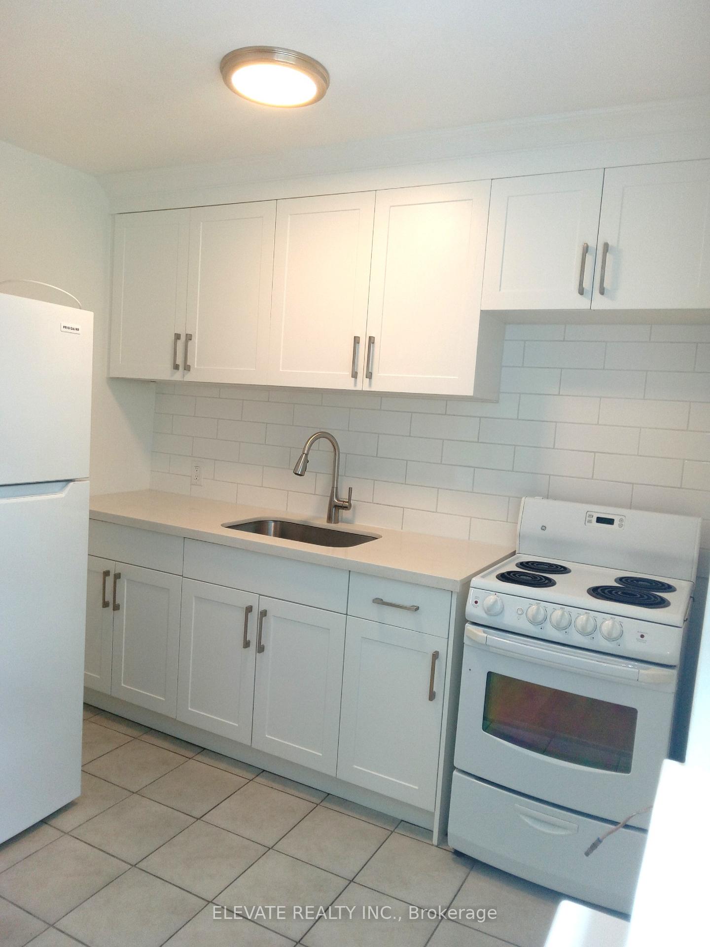 Photo 5 of Unit 14, 464 Summerhill Avenue, Toronto, Rosedale-Moore Park — HOMEH
