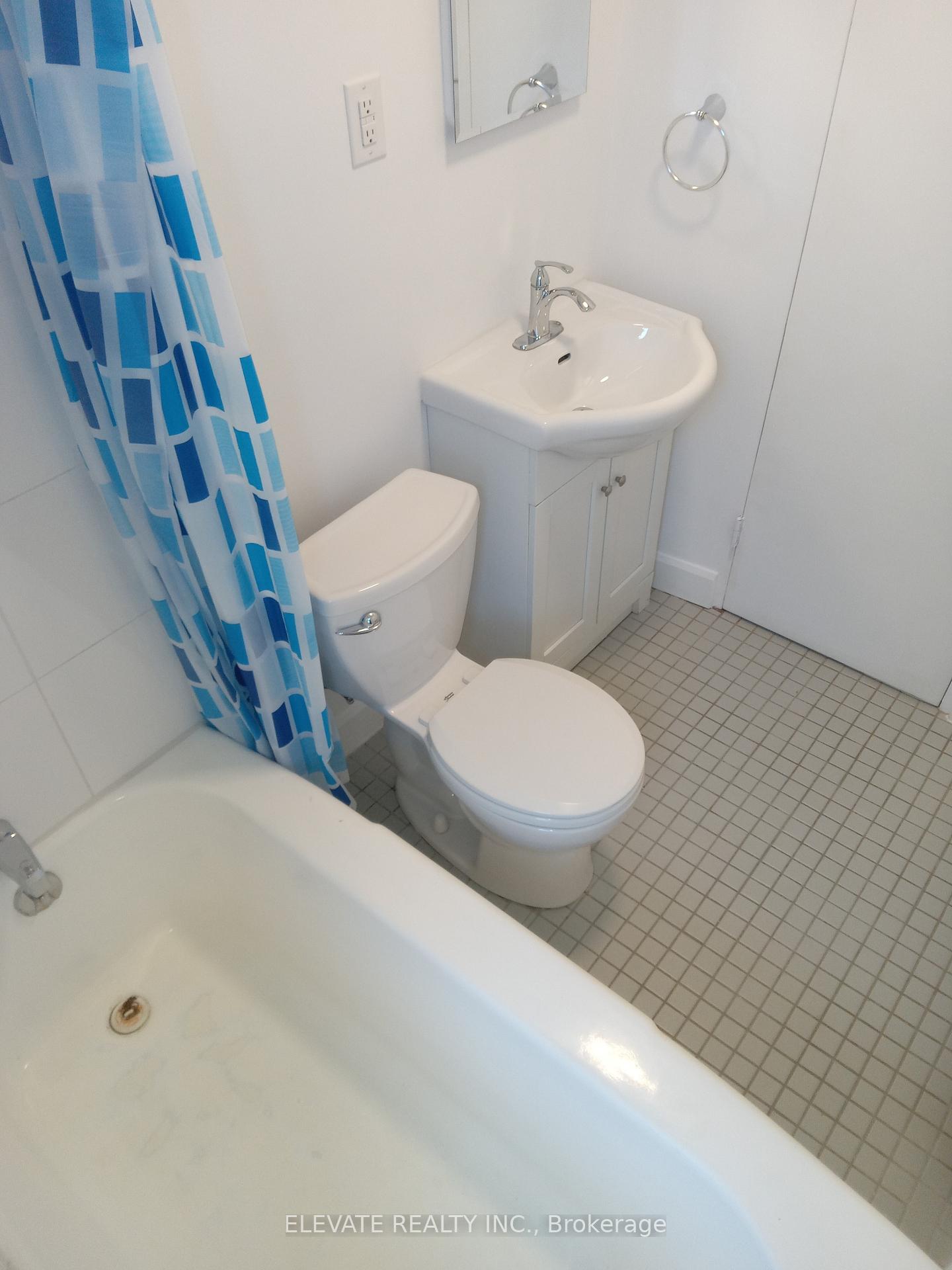 Photo 8 of Unit 14, 464 Summerhill Avenue, Toronto, Rosedale-Moore Park — HOMEH