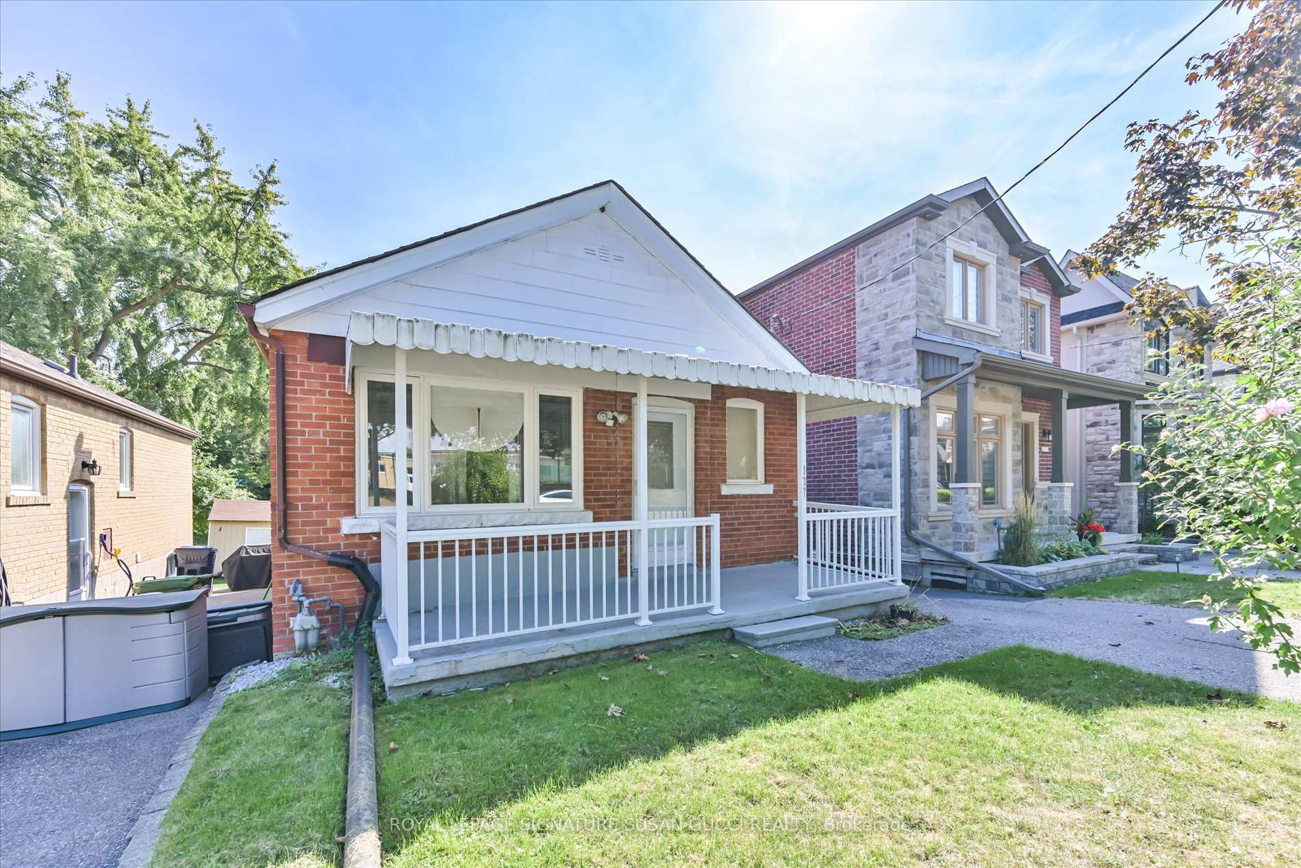 Photo 2 of 127 Furnival Road, Toronto, O'Connor-Parkview — HOMEH