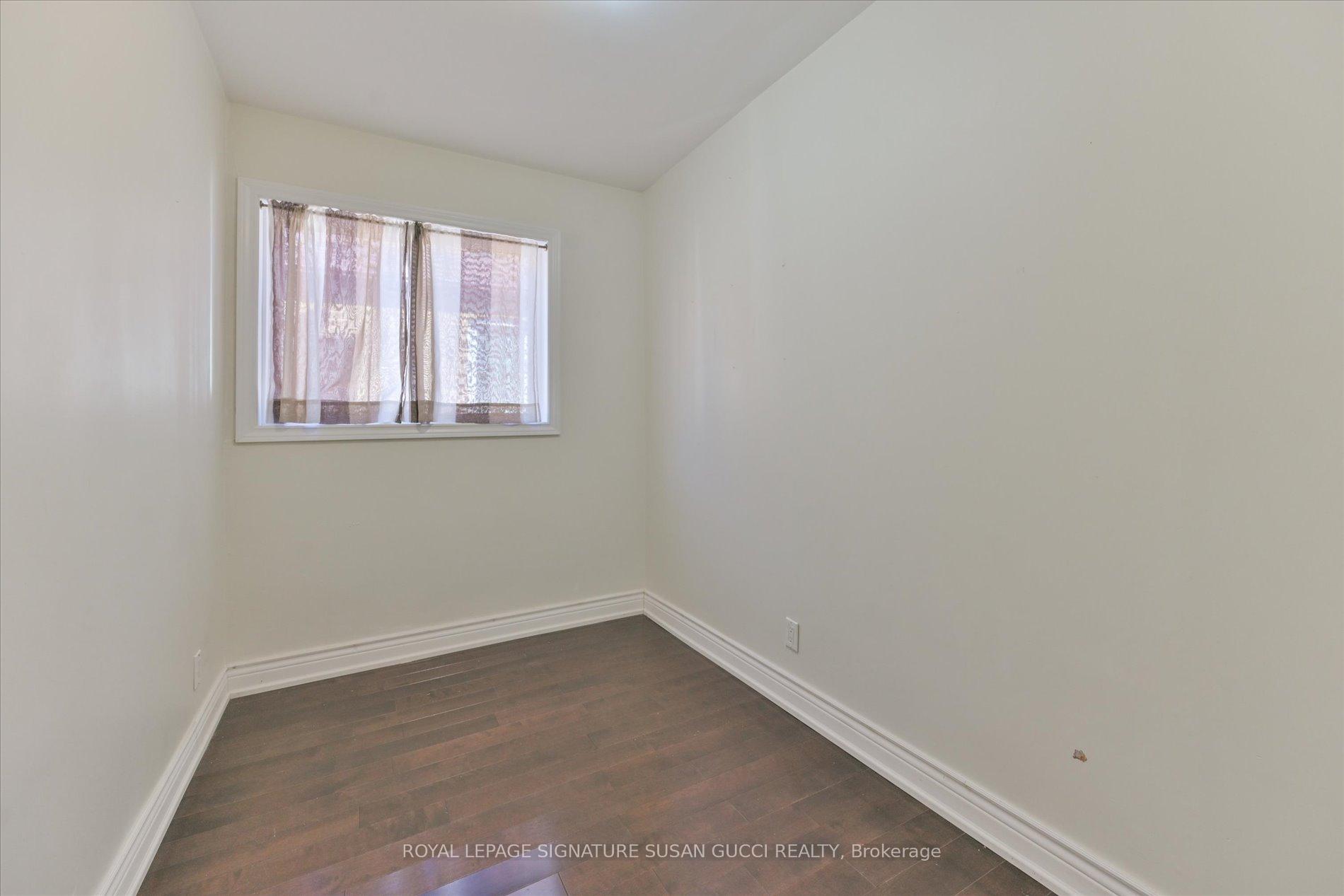 Photo 13 of 127 Furnival Road, Toronto, O'Connor-Parkview — HOMEH
