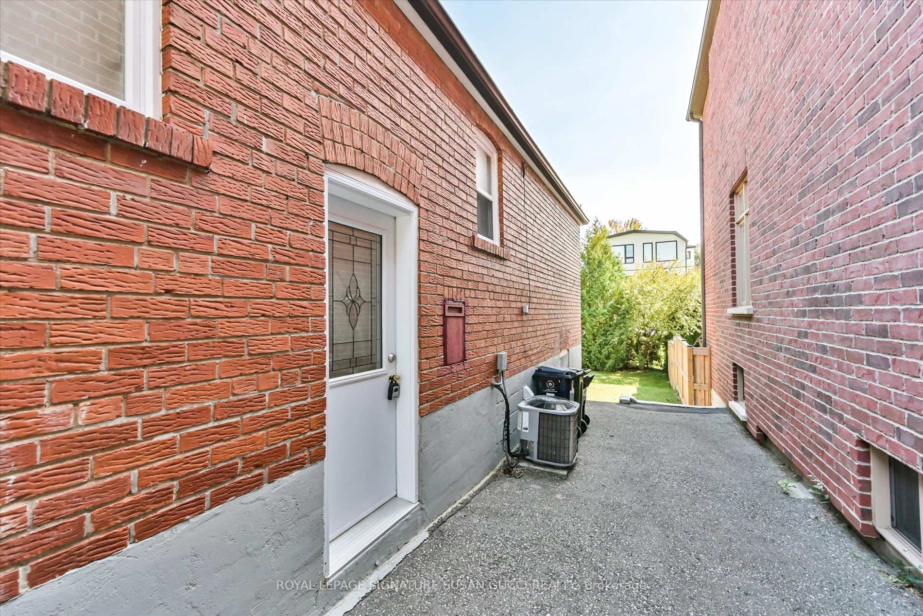 Photo 23 of 127 Furnival Road, Toronto, O'Connor-Parkview — HOMEH