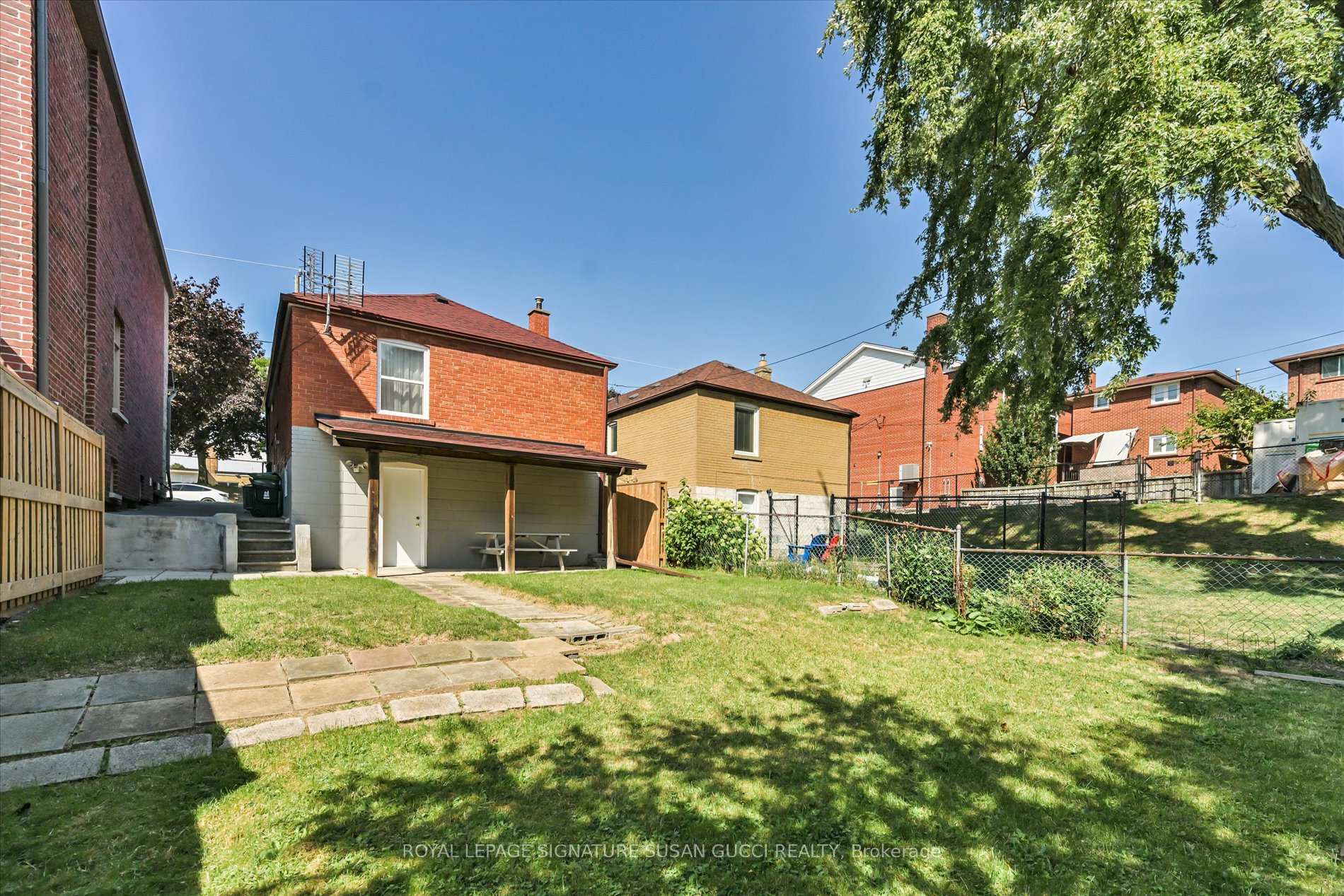 Photo 25 of 127 Furnival Road, Toronto, O'Connor-Parkview — HOMEH