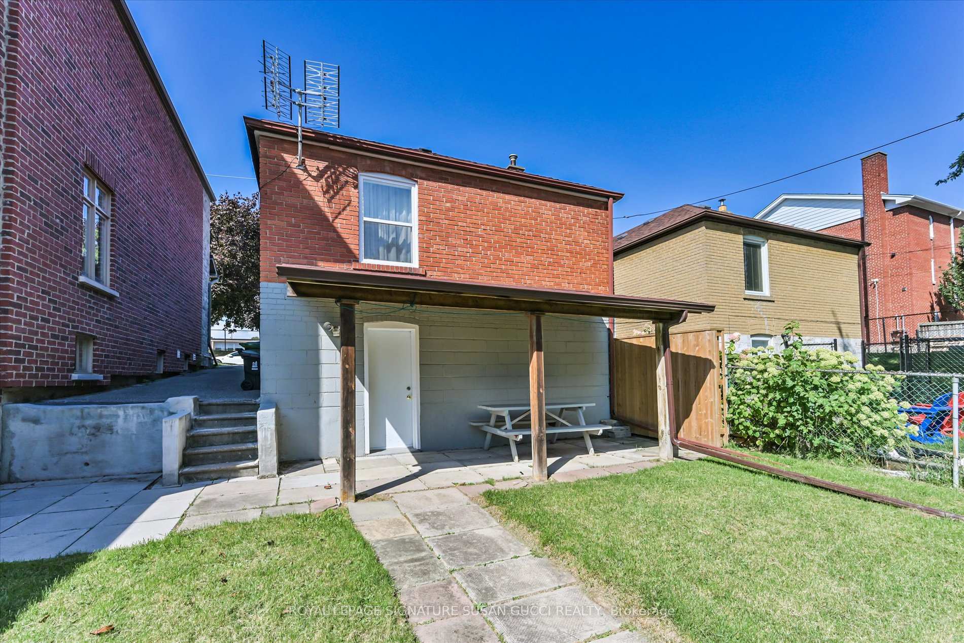 Photo 26 of 127 Furnival Road, Toronto, O'Connor-Parkview — HOMEH