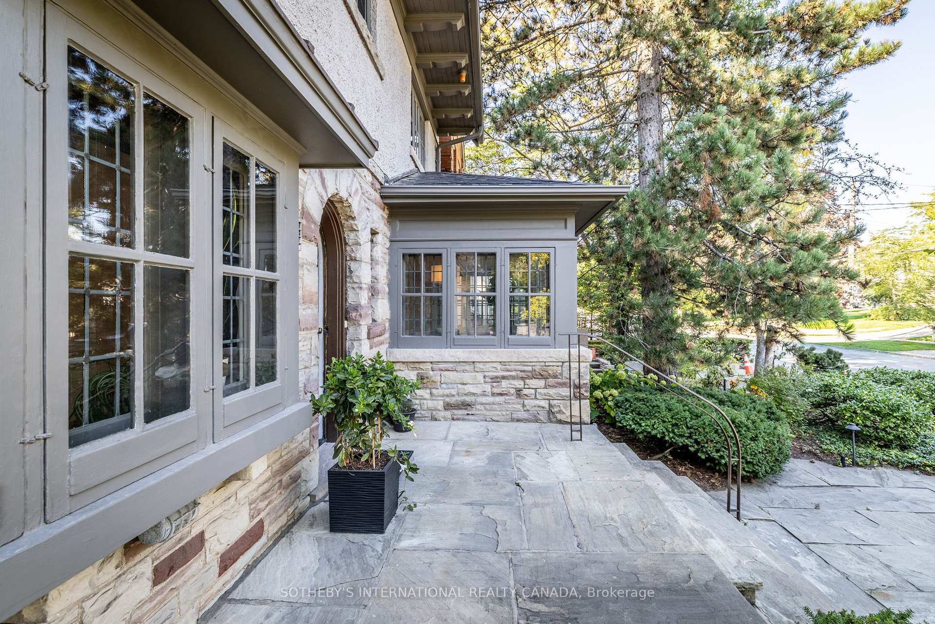 Photo 4 of 74 Inglewood Drive, Toronto, Rosedale-Moore Park — HOMEH