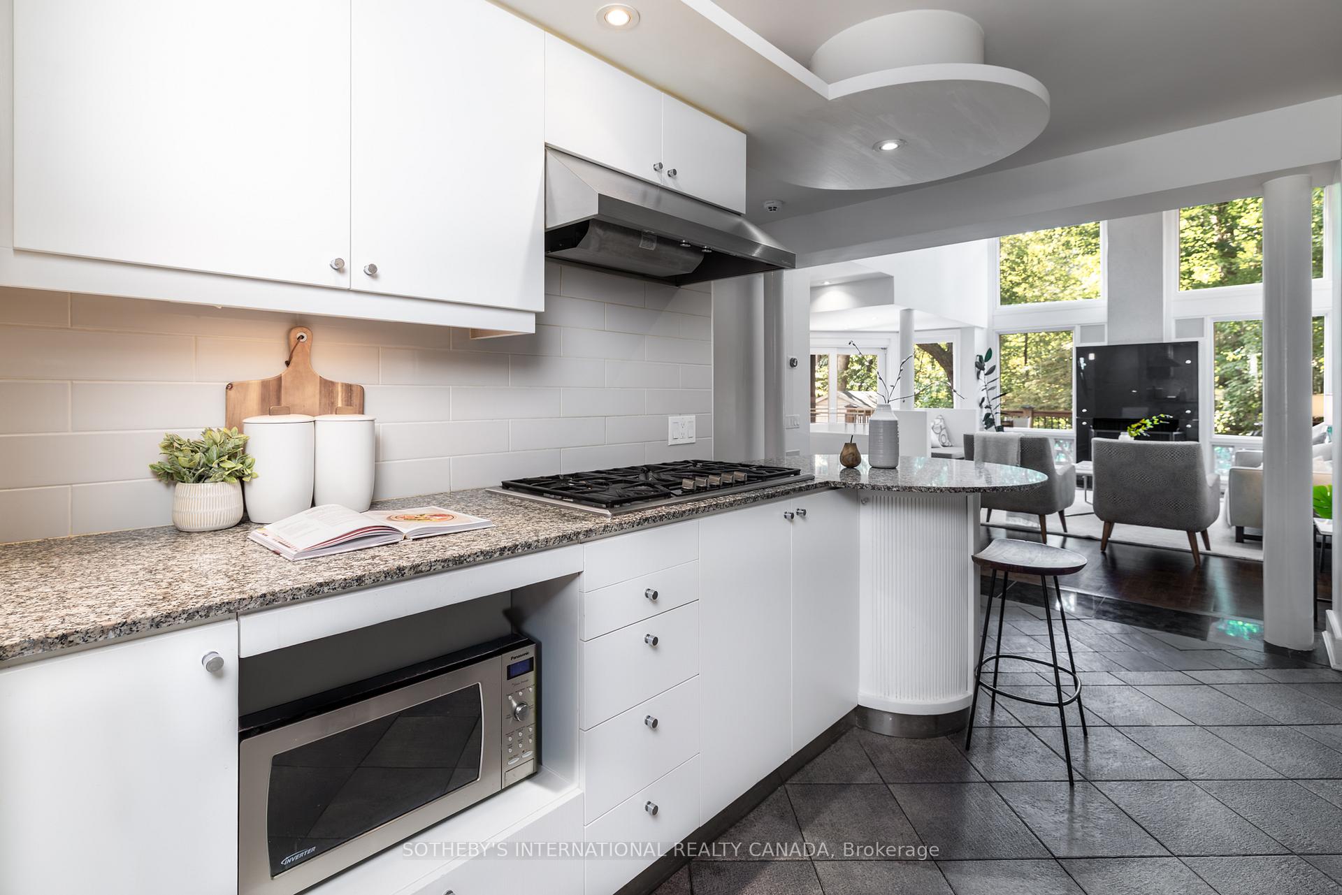 Photo 12 of 74 Inglewood Drive, Toronto, Rosedale-Moore Park — HOMEH