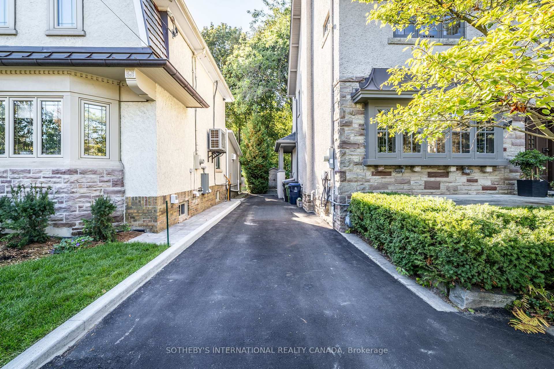 Photo 30 of 74 Inglewood Drive, Toronto, Rosedale-Moore Park — HOMEH