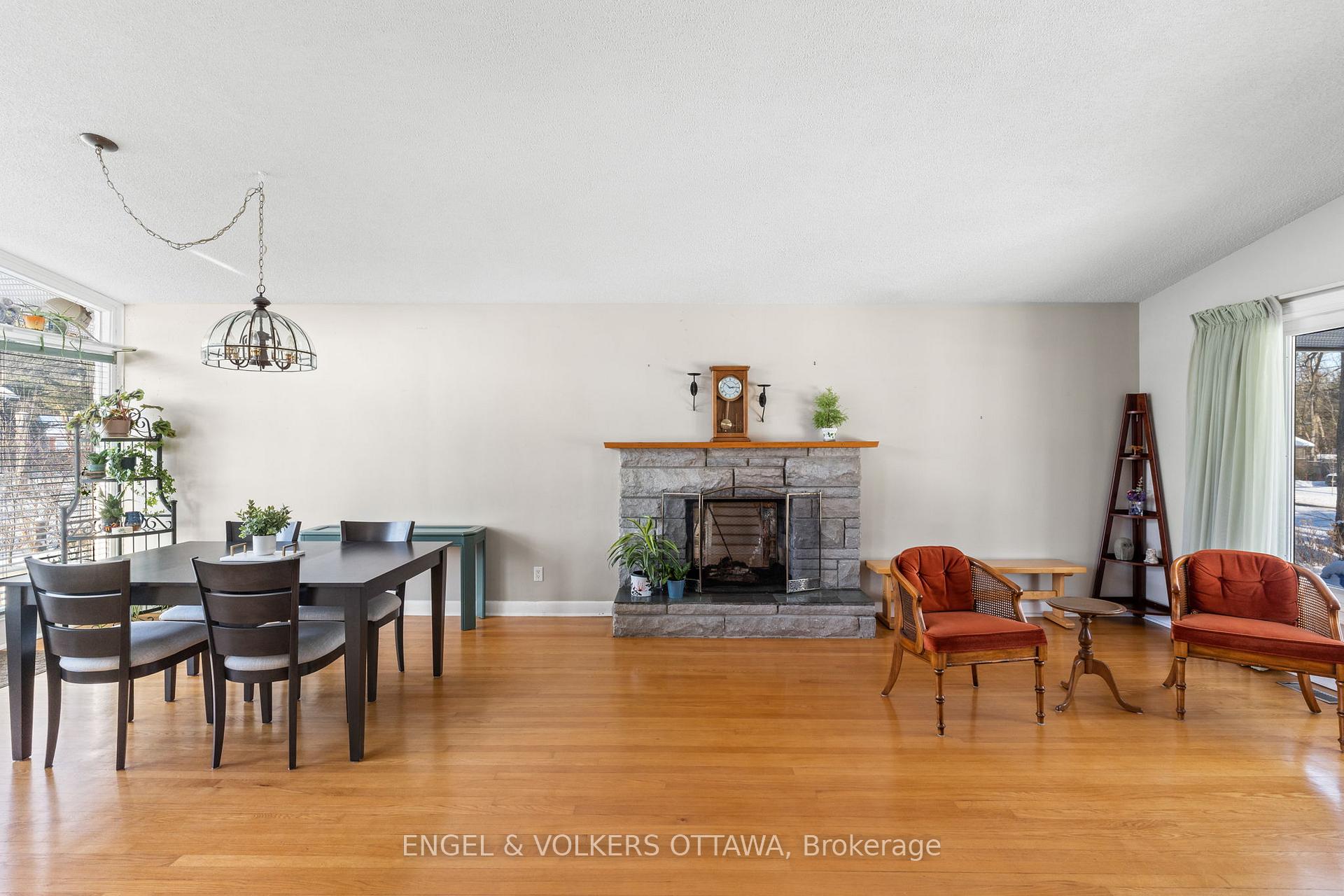 Photo 6 of 81 Grenfell Crescent, Ottawa, Grenfell Glen — HOMEH