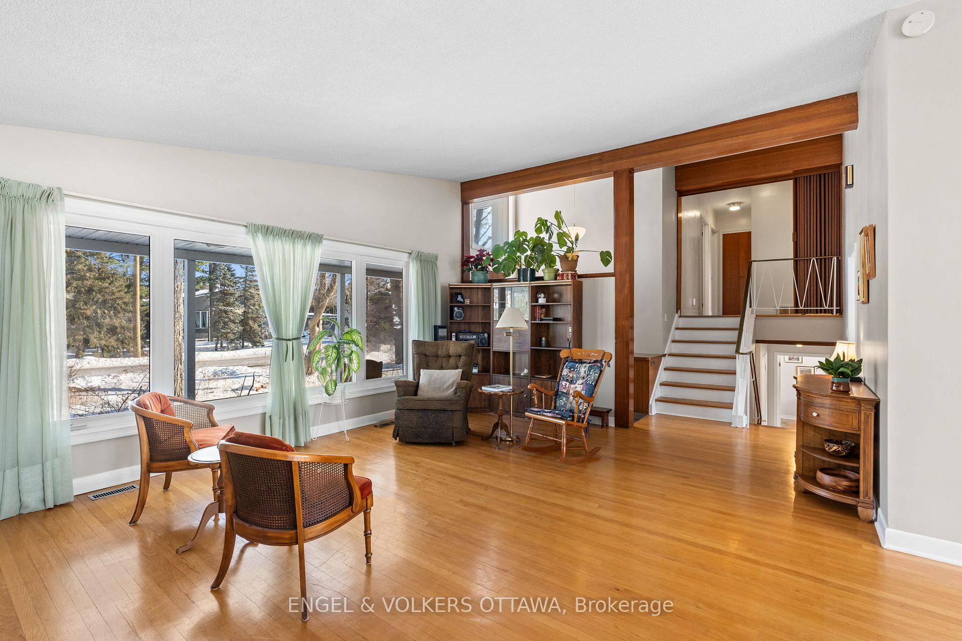 Photo 9 of 81 Grenfell Crescent, Ottawa, Grenfell Glen — HOMEH