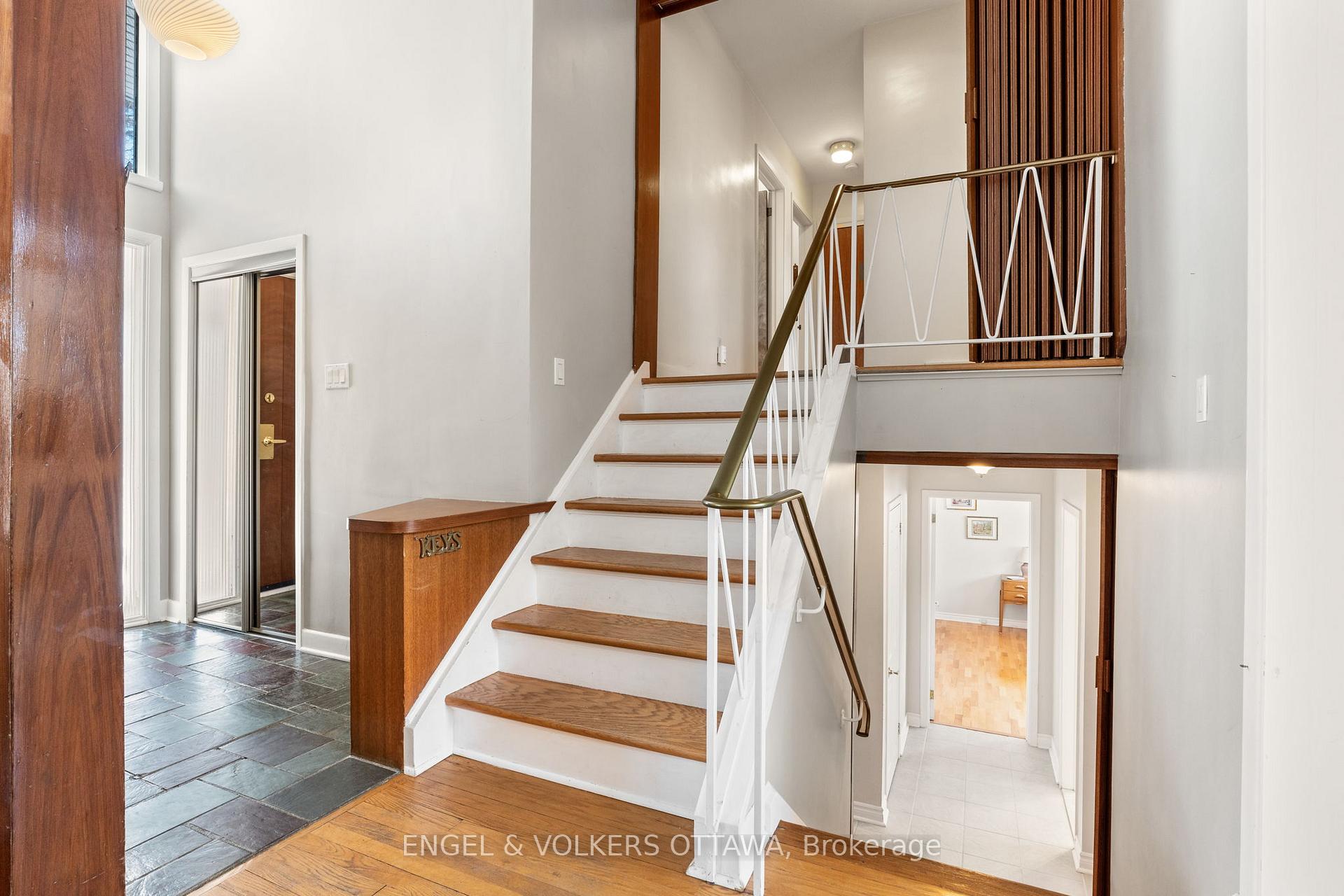 Photo 12 of 81 Grenfell Crescent, Ottawa, Grenfell Glen — HOMEH