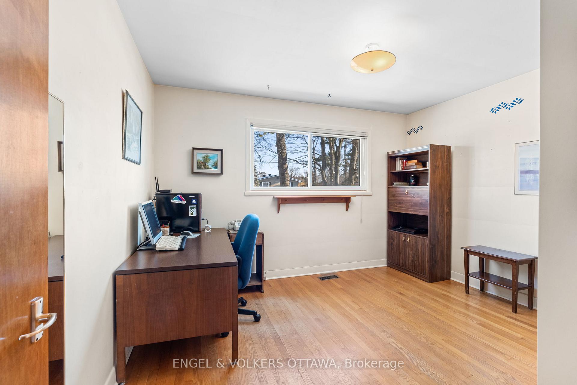 Photo 16 of 81 Grenfell Crescent, Ottawa, Grenfell Glen — HOMEH