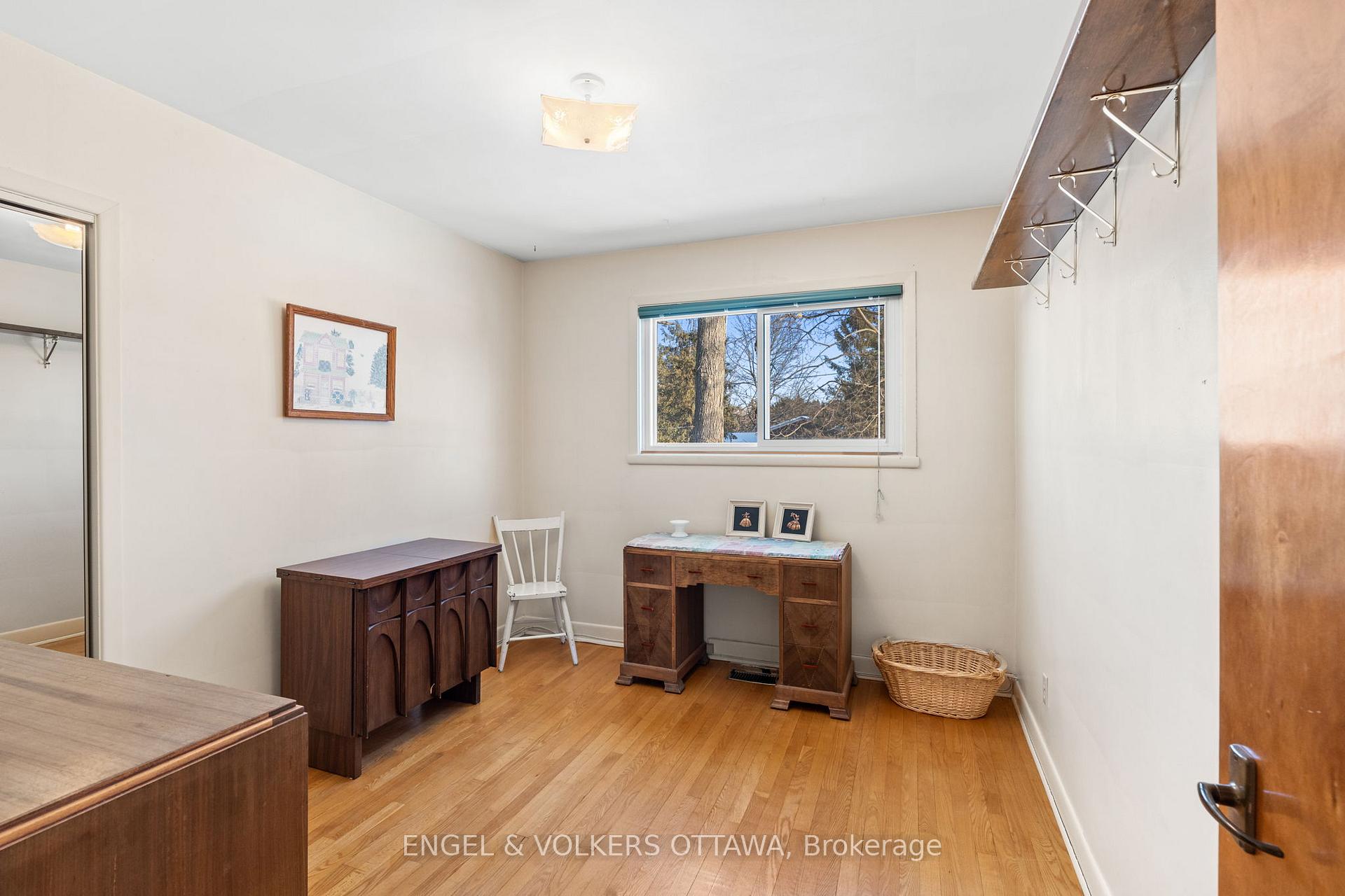 Photo 17 of 81 Grenfell Crescent, Ottawa, Grenfell Glen — HOMEH