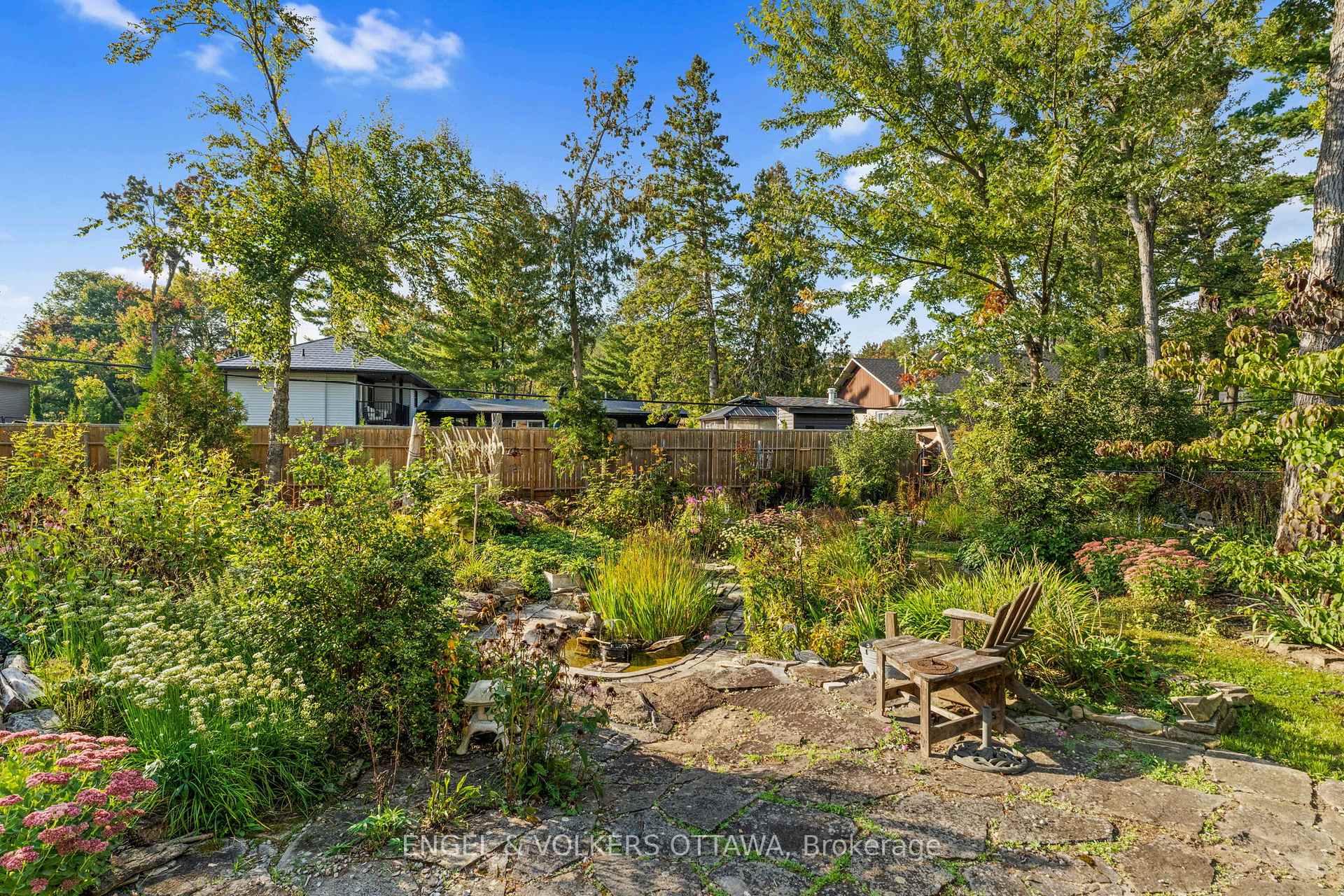 Photo 32 of 81 Grenfell Crescent, Ottawa, Grenfell Glen — HOMEH