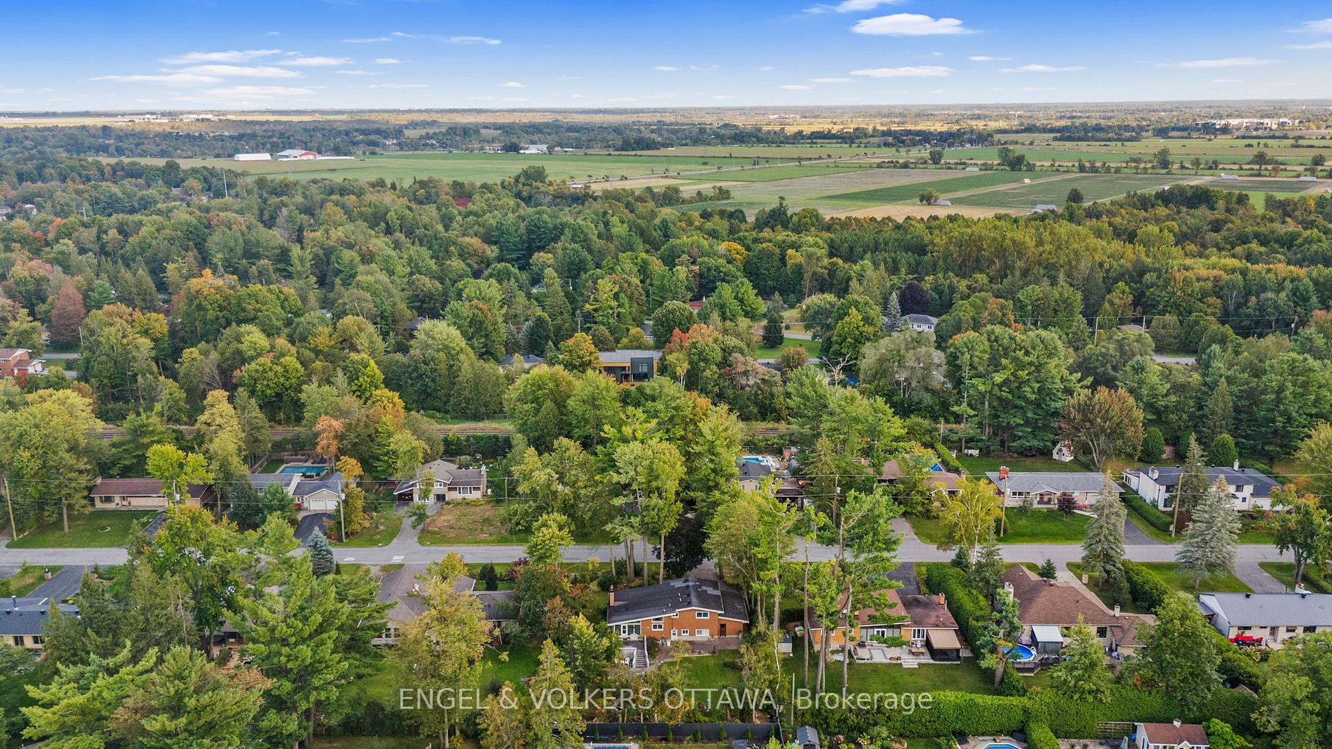 Photo 35 of 81 Grenfell Crescent, Ottawa, Grenfell Glen — HOMEH