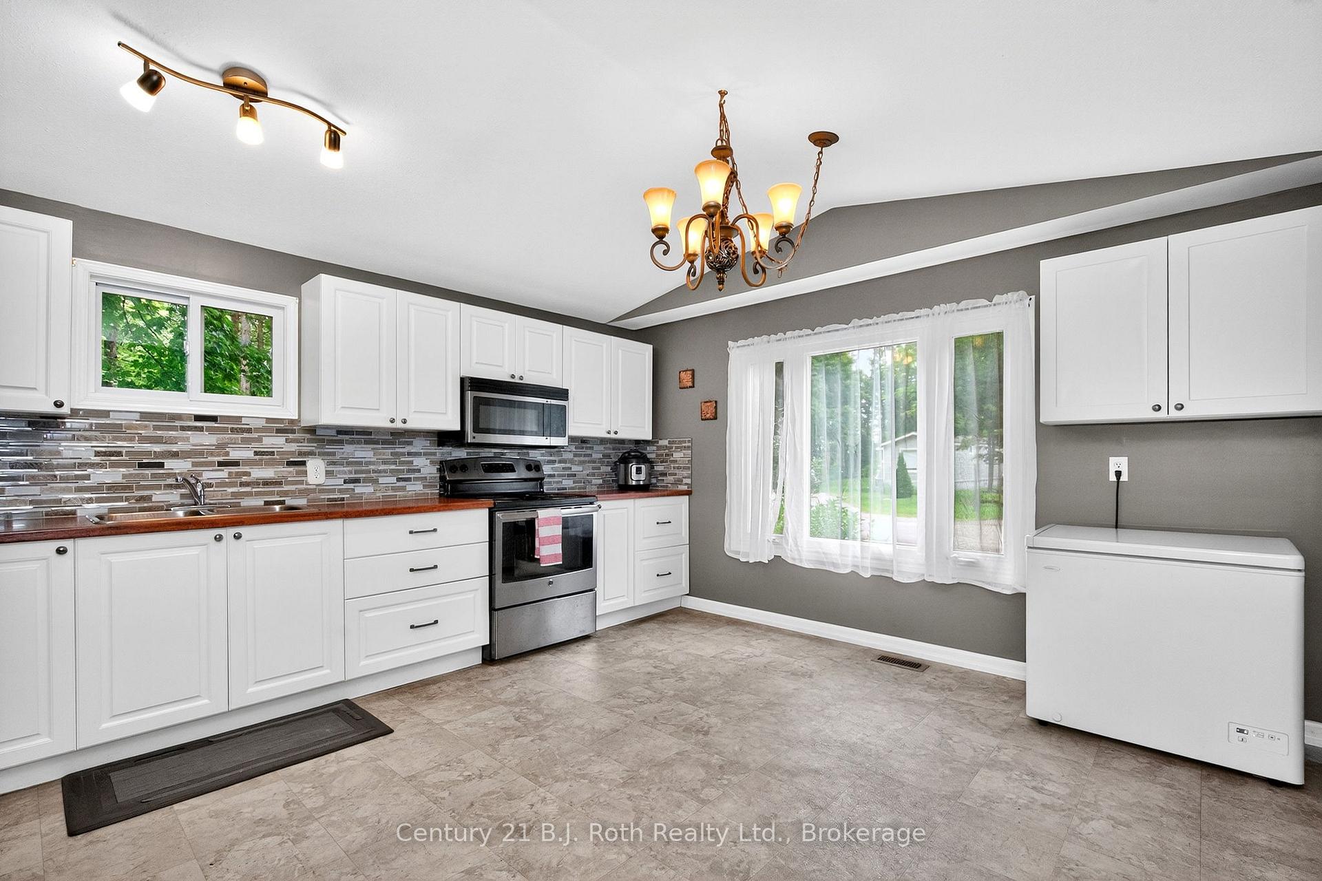 Photo 9 of Unit 49, 5263 Elliott Side Road, Tay, Rural Tay — HOMEH