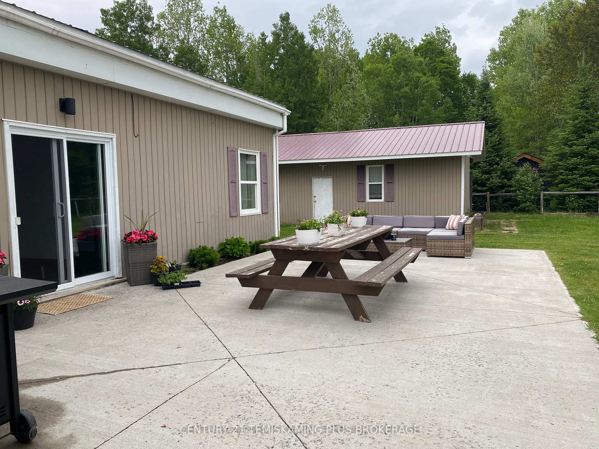 Photo 29 of 72 Empire Street, Timiskaming, TIM - Outside - Rural — HOMEH