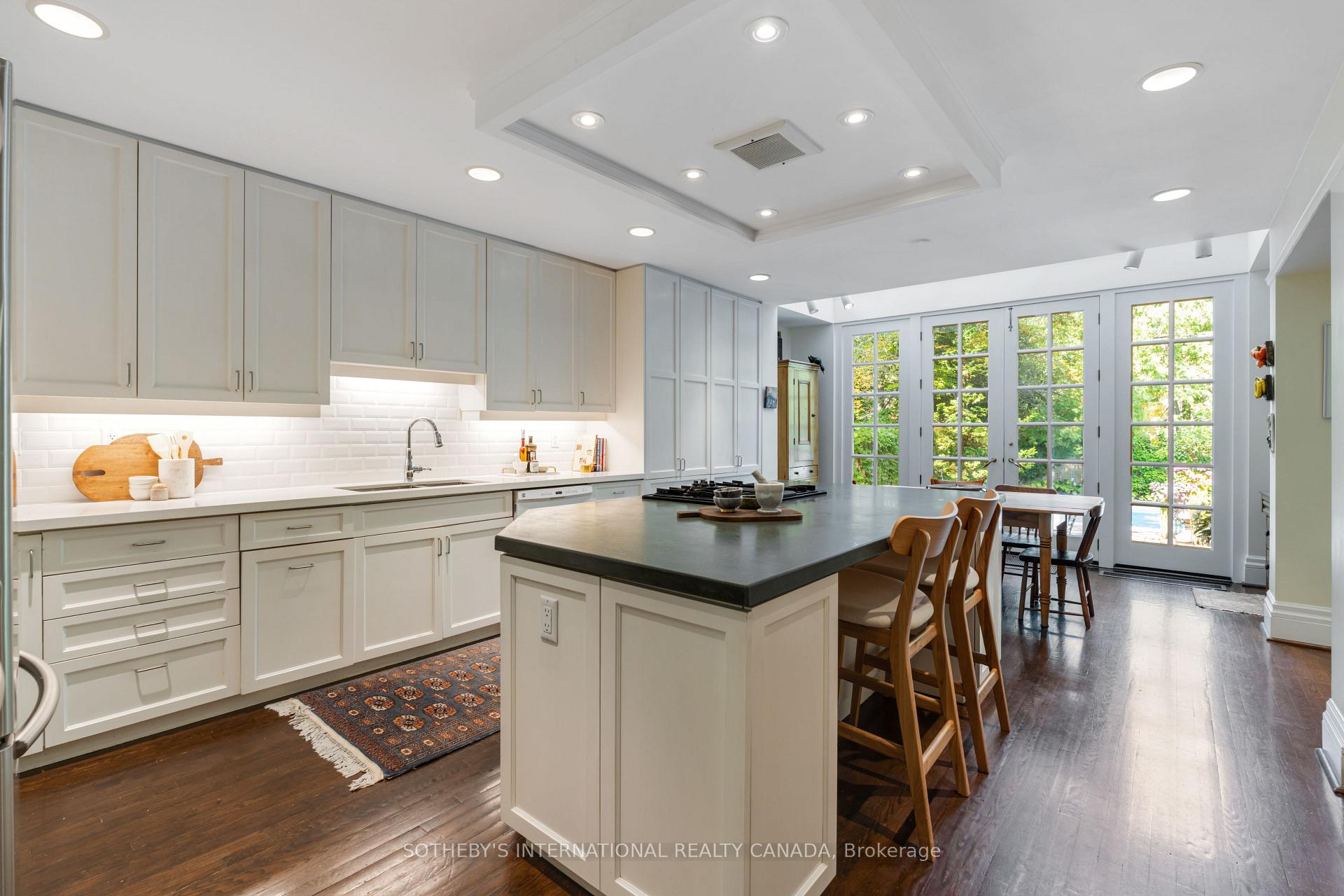 Photo 8 of 22 Binscarth Road, Toronto, Rosedale-Moore Park — HOMEH