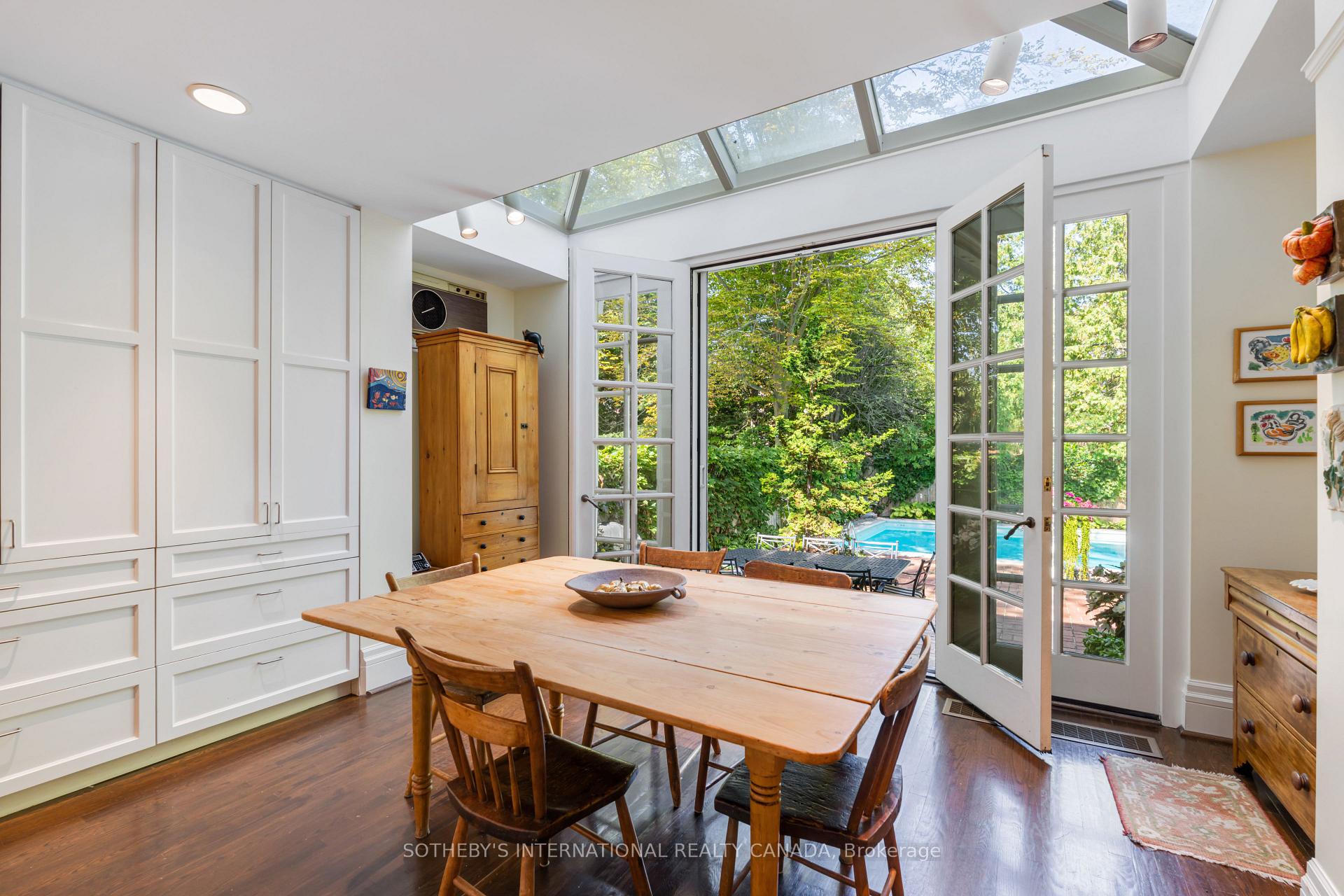 Photo 10 of 22 Binscarth Road, Toronto, Rosedale-Moore Park — HOMEH