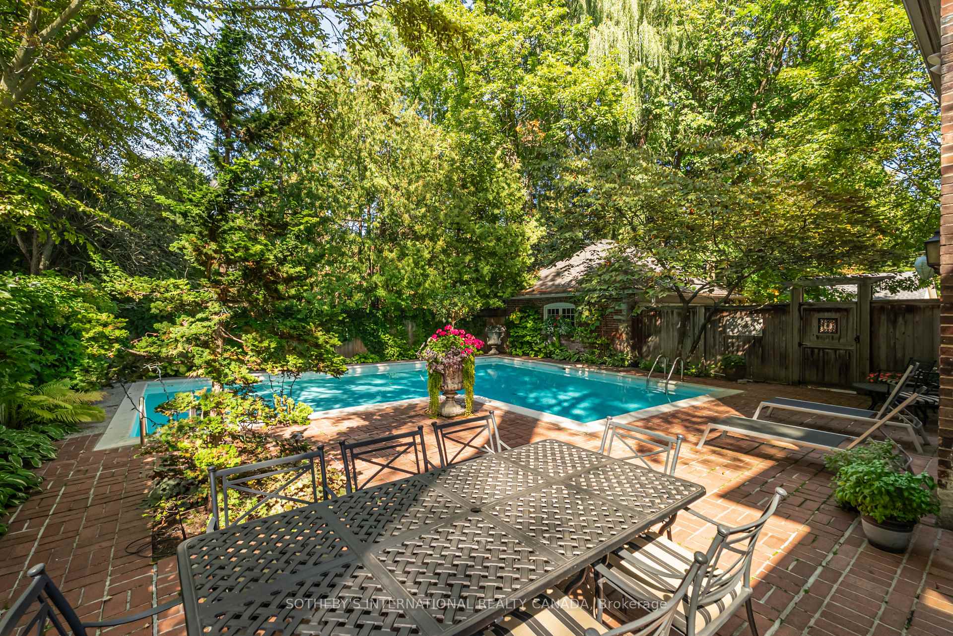 Photo 28 of 22 Binscarth Road, Toronto, Rosedale-Moore Park — HOMEH