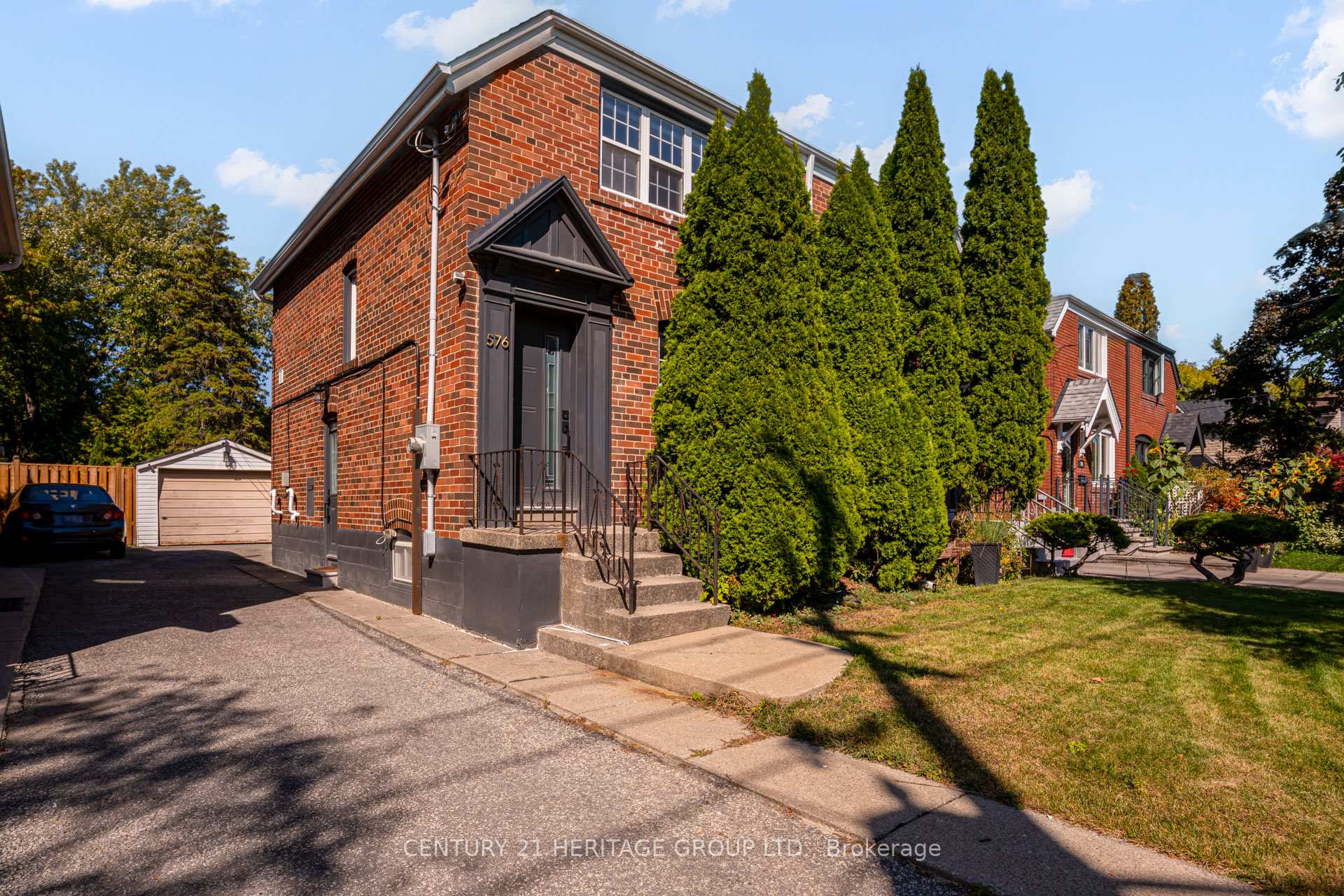 Photo 1 of 576 Broadway Avenue, Toronto, Leaside — HOMEH
