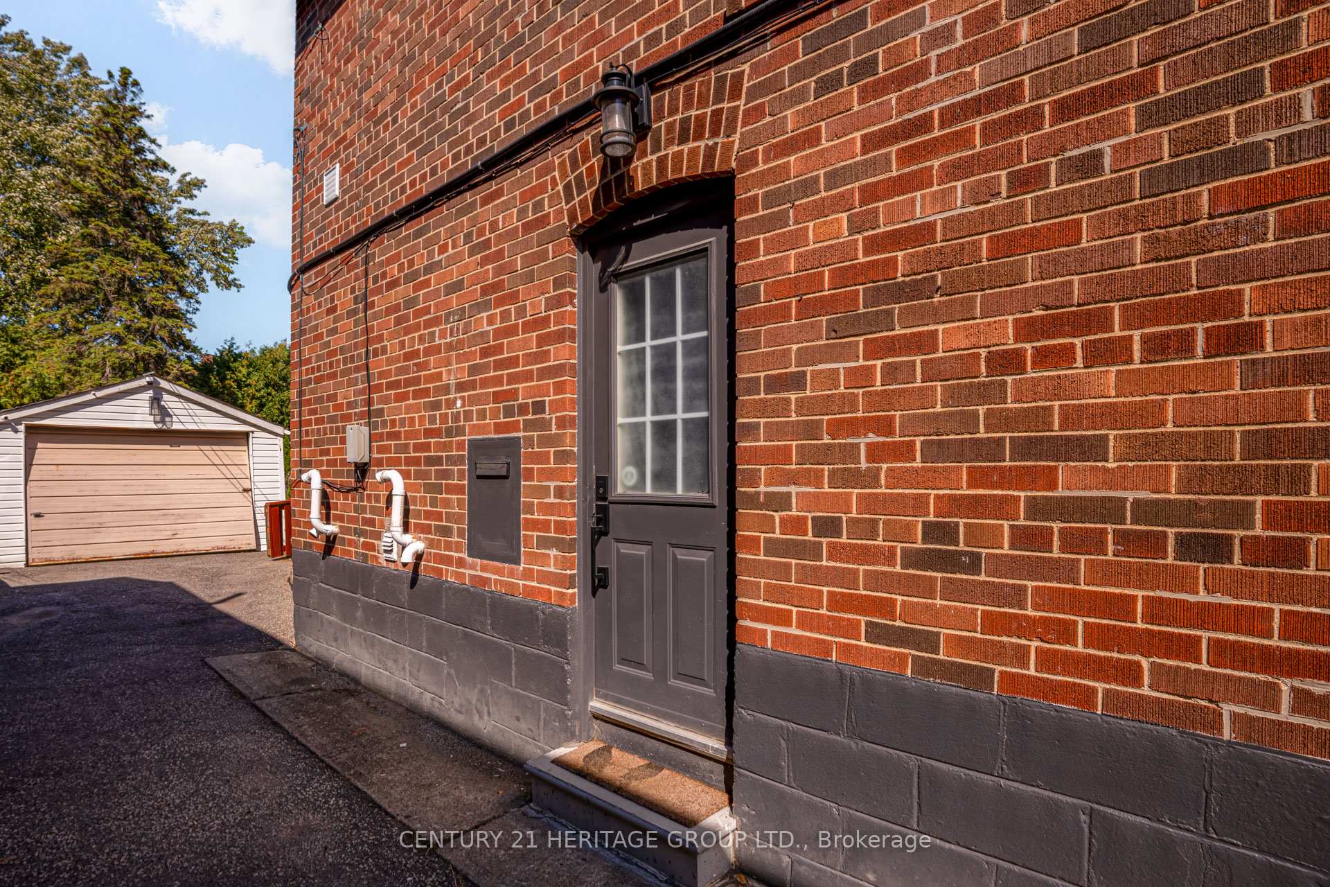 Photo 4 of 576 Broadway Avenue, Toronto, Leaside — HOMEH