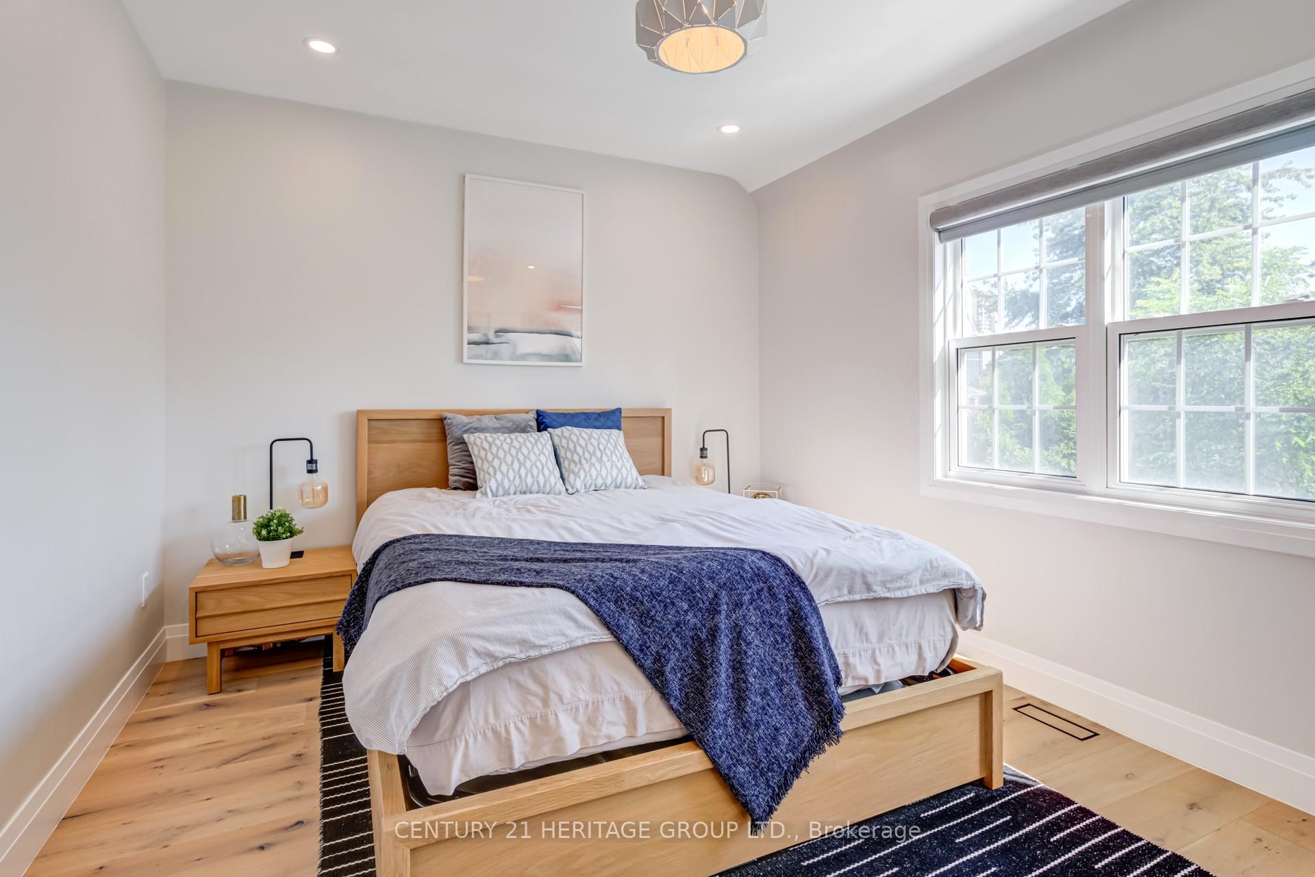 Photo 16 of 576 Broadway Avenue, Toronto, Leaside — HOMEH