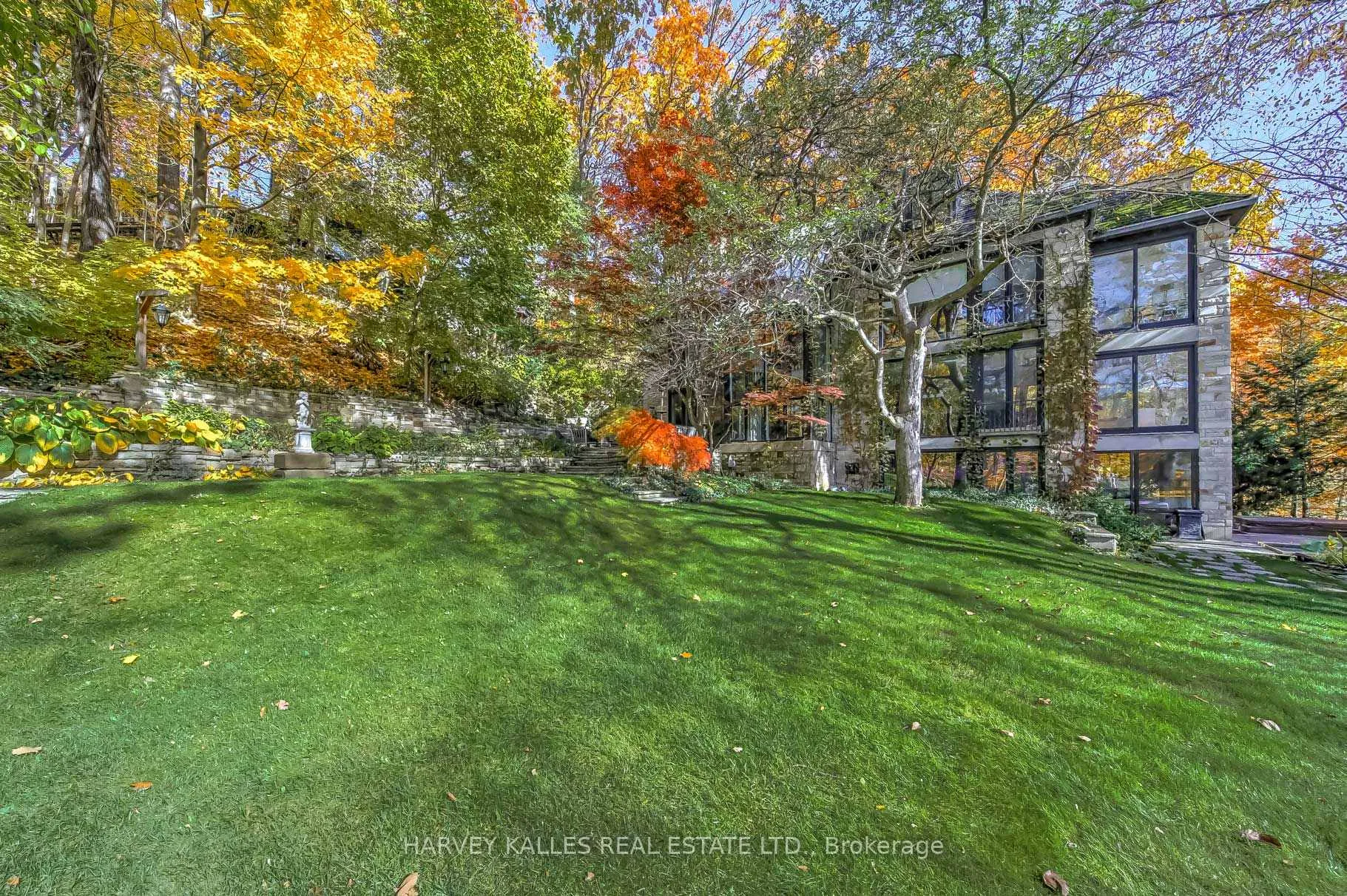 Photo 2 of 9 Beaumont Road, Toronto, Rosedale-Moore Park — HOMEH