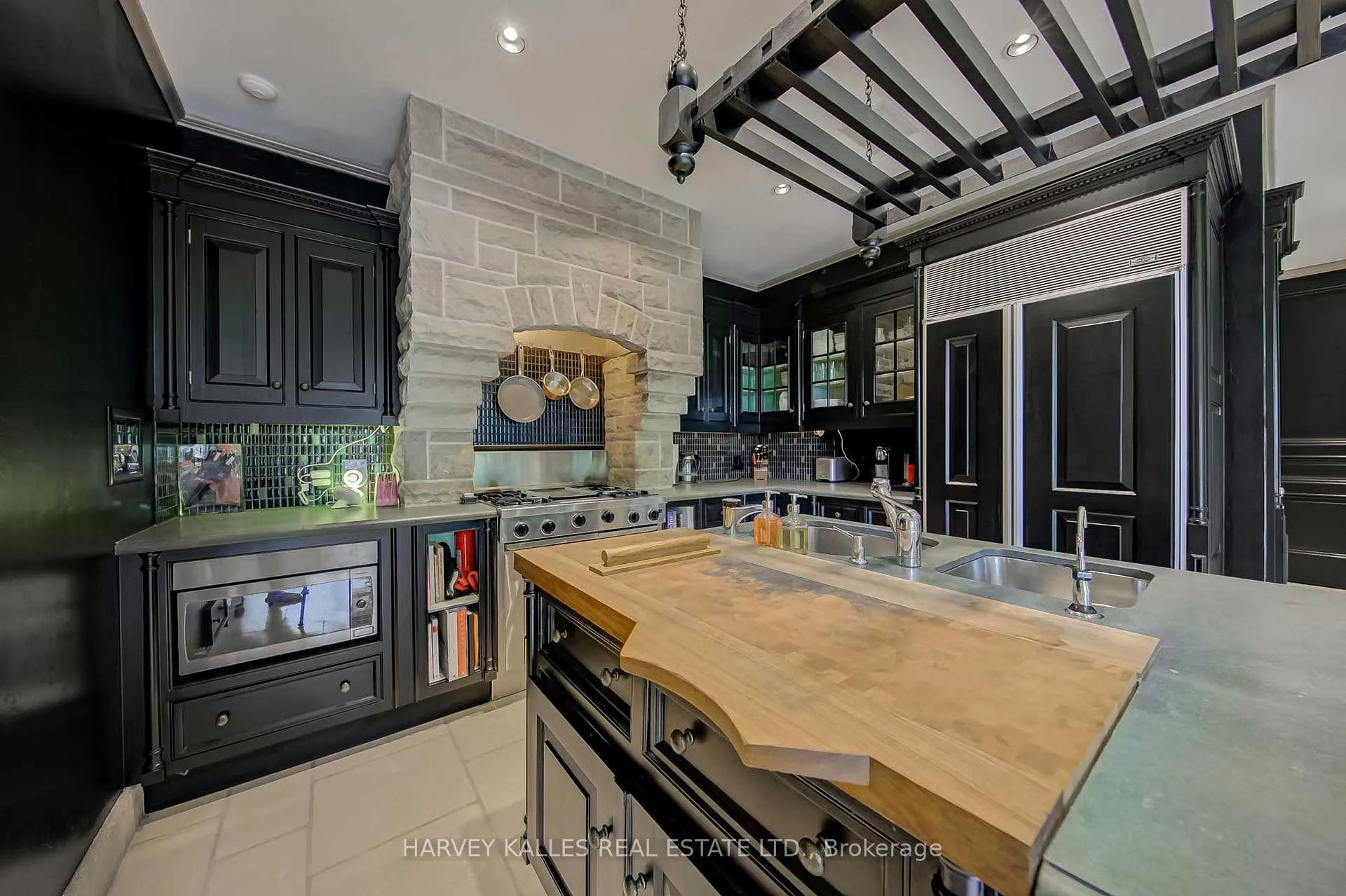 Photo 7 of 9 Beaumont Road, Toronto, Rosedale-Moore Park — HOMEH
