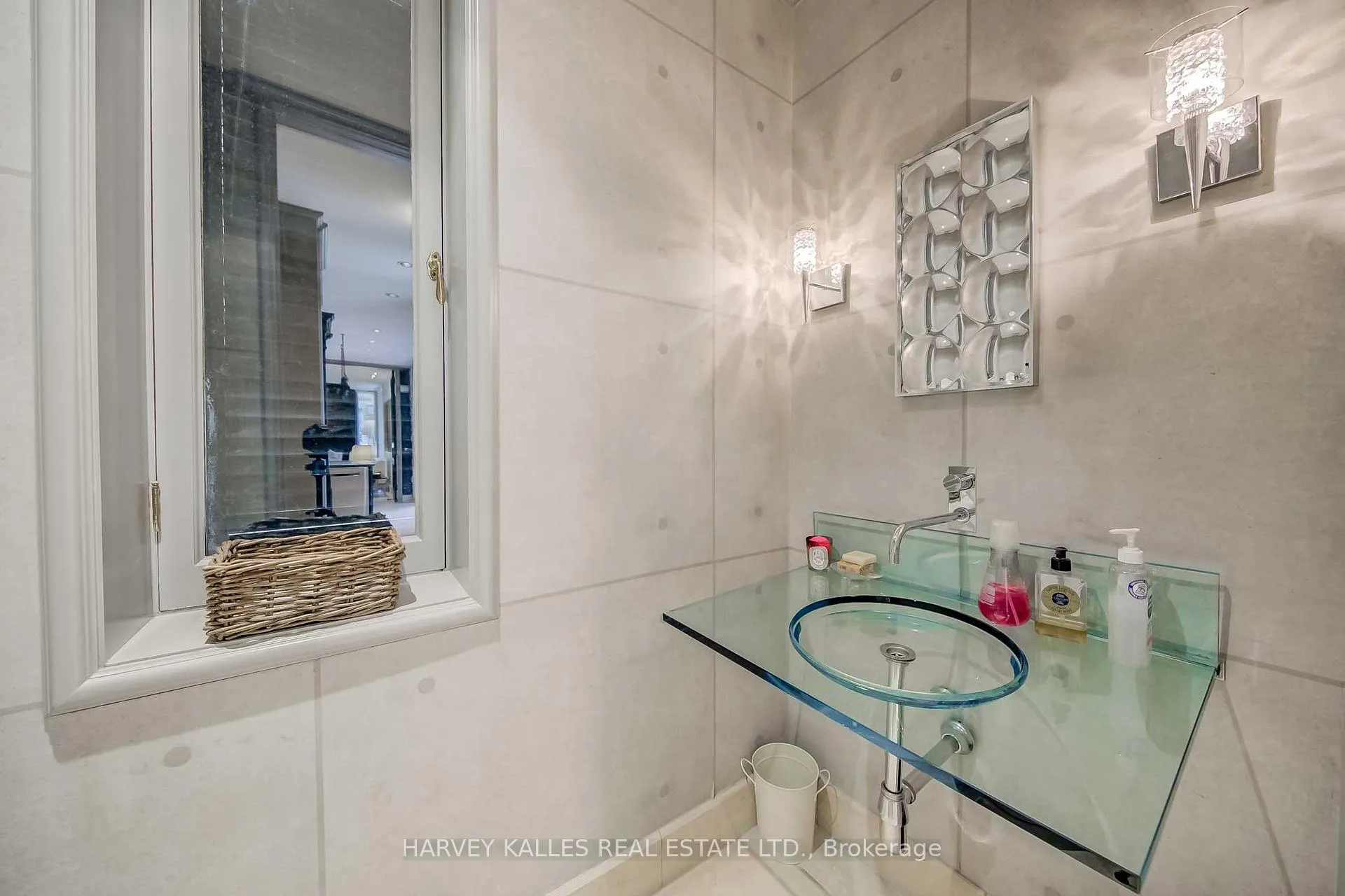Photo 13 of 9 Beaumont Road, Toronto, Rosedale-Moore Park — HOMEH