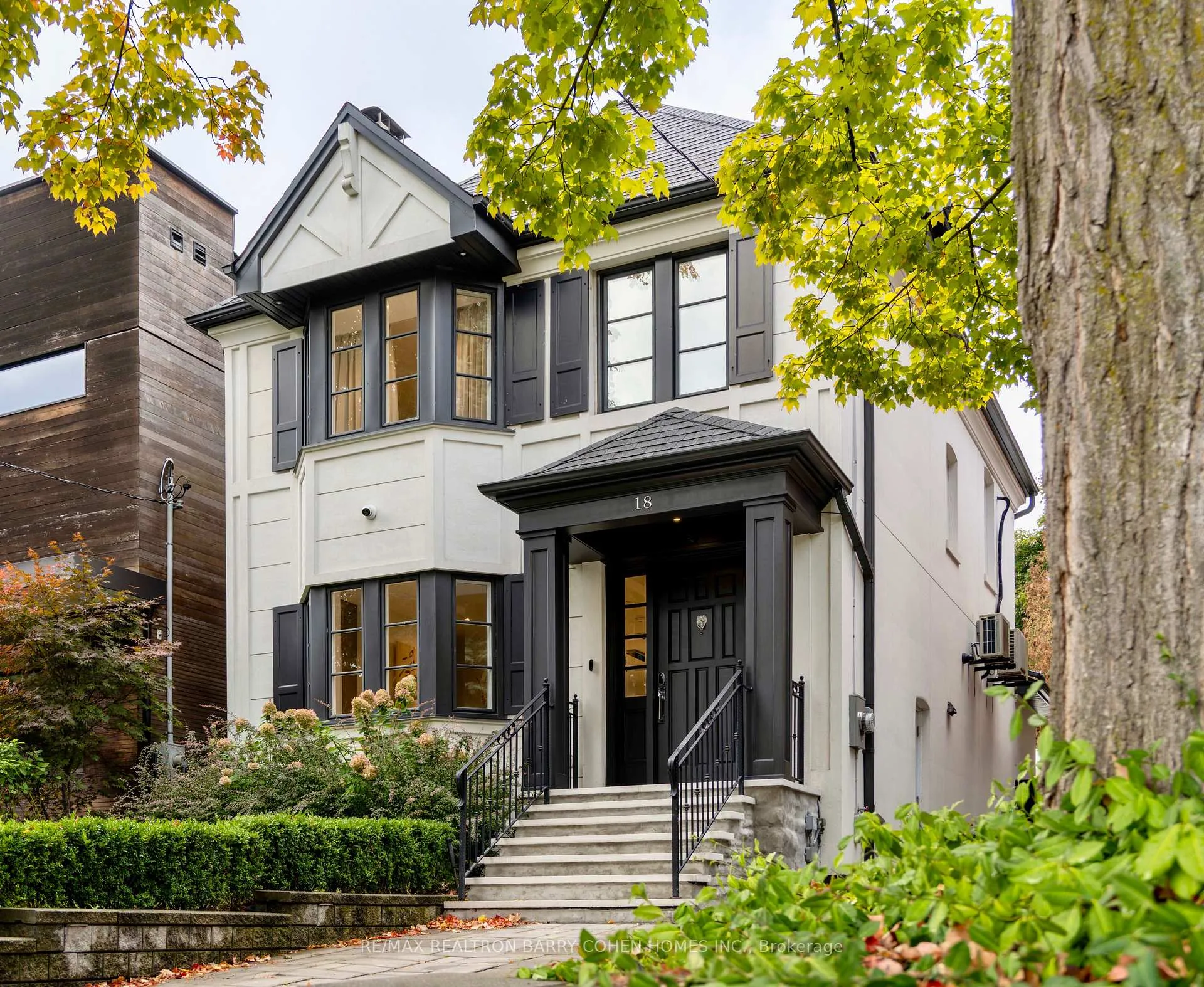 Photo 3 of 18 Astley Avenue, Toronto, Rosedale-Moore Park — HOMEH