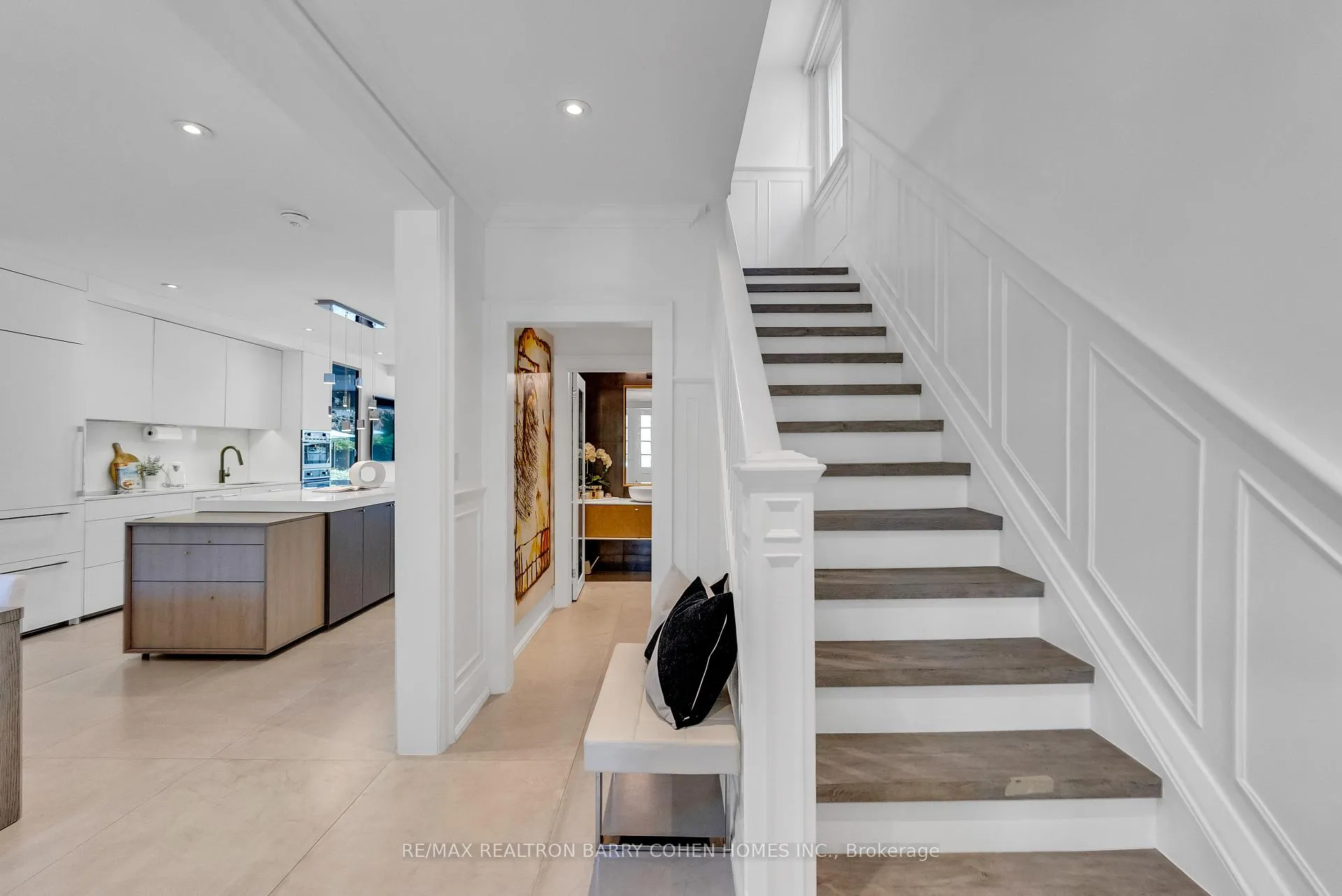 Photo 5 of 18 Astley Avenue, Toronto, Rosedale-Moore Park — HOMEH