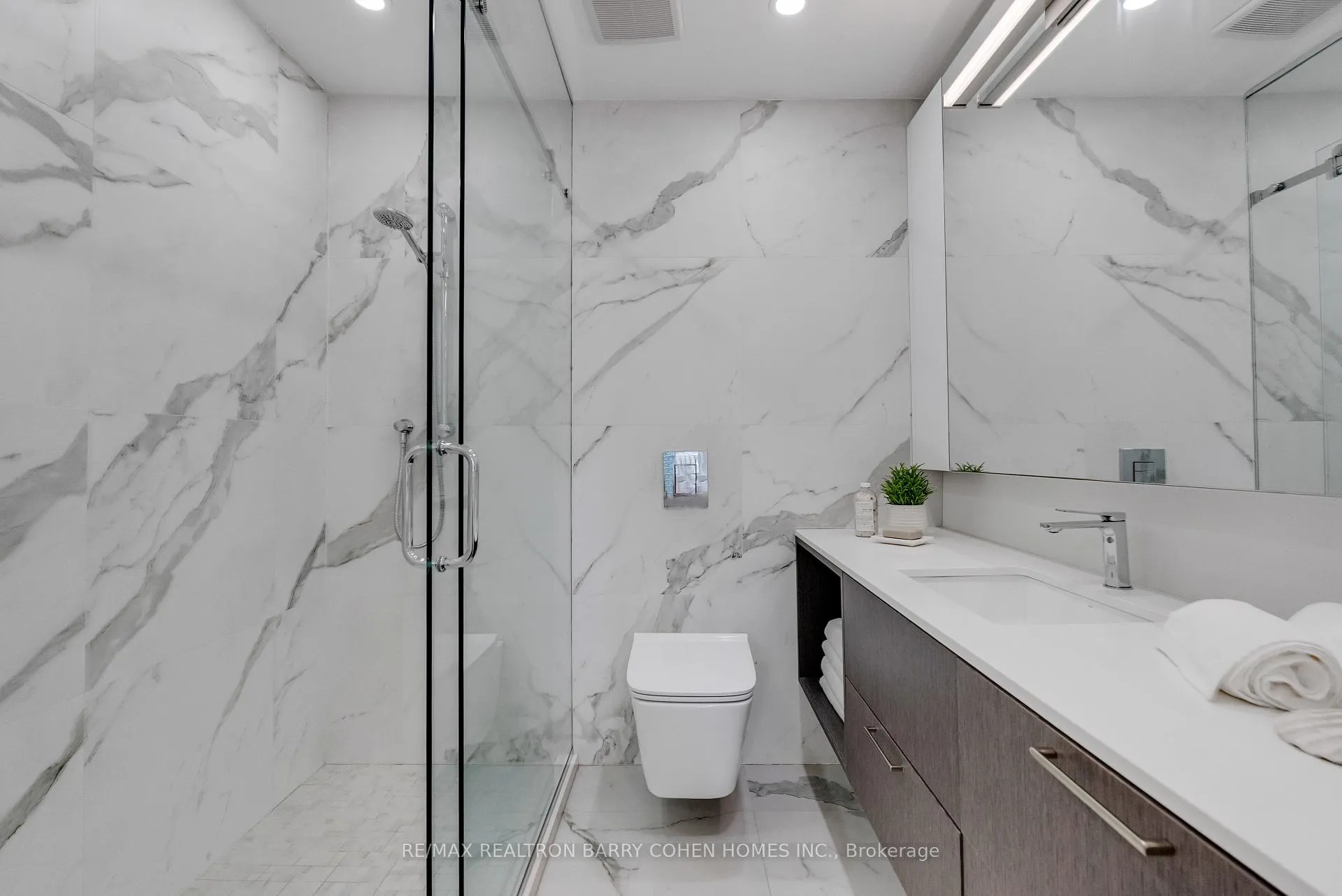 Photo 28 of 18 Astley Avenue, Toronto, Rosedale-Moore Park — HOMEH