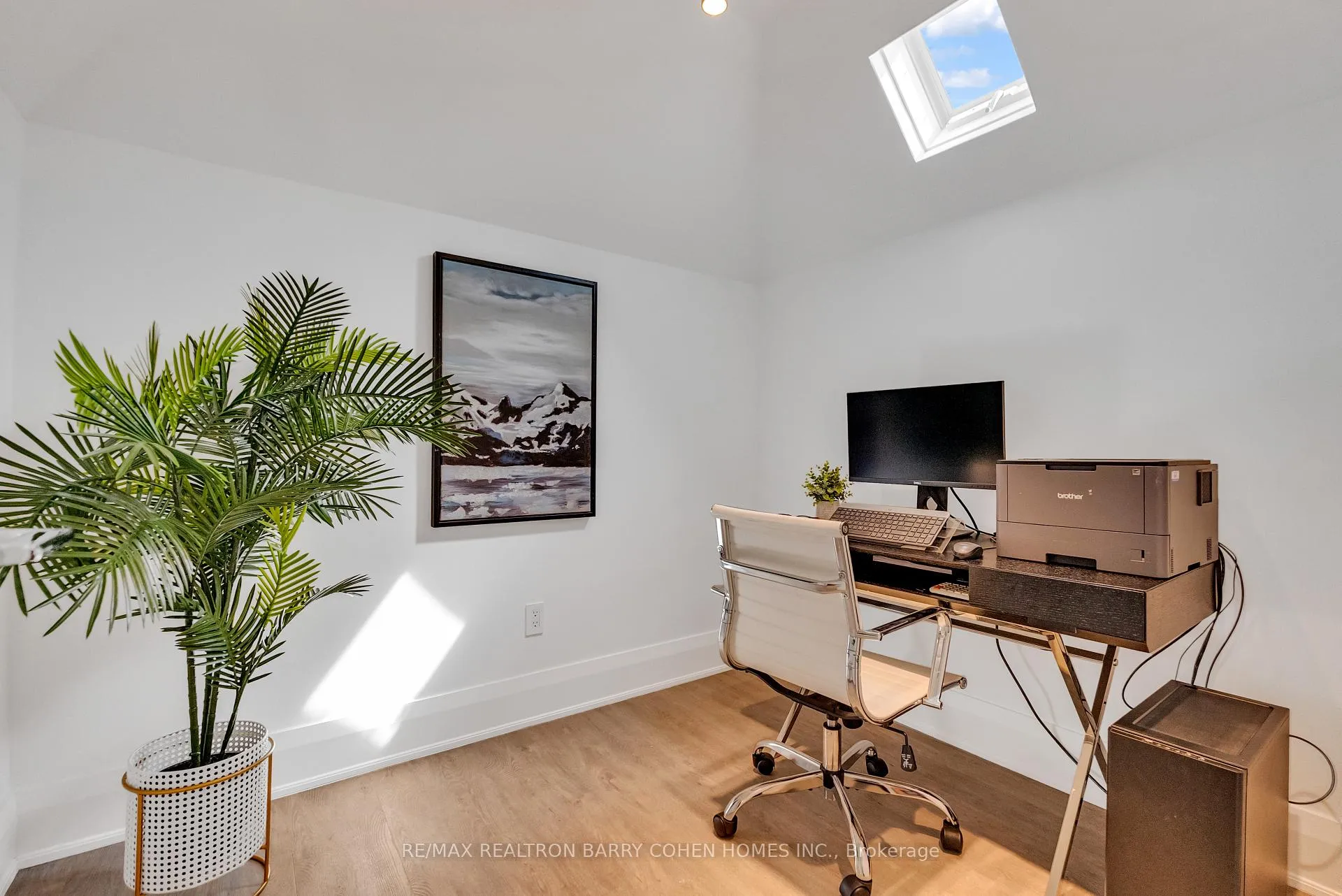 Photo 29 of 18 Astley Avenue, Toronto, Rosedale-Moore Park — HOMEH