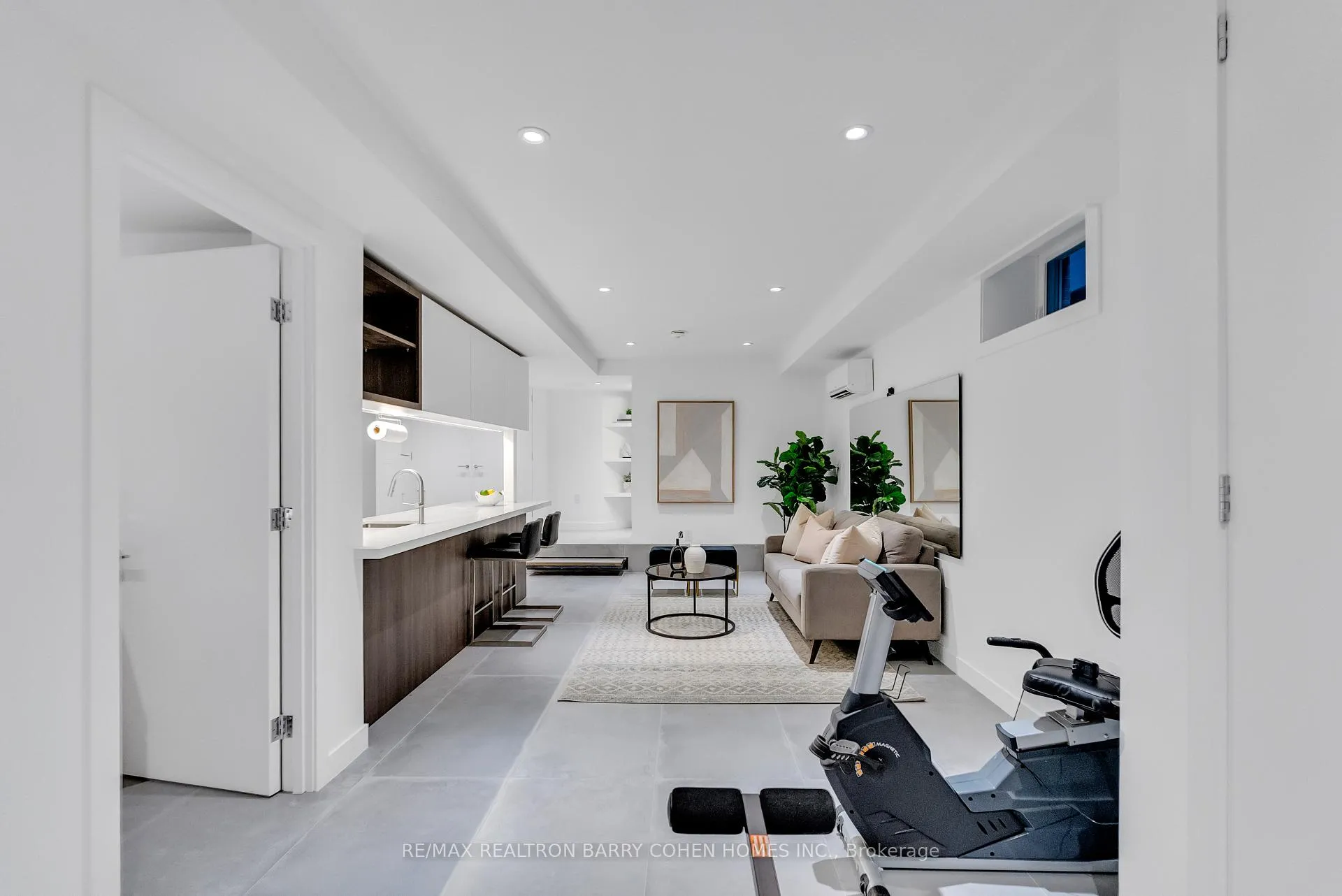 Photo 37 of 18 Astley Avenue, Toronto, Rosedale-Moore Park — HOMEH