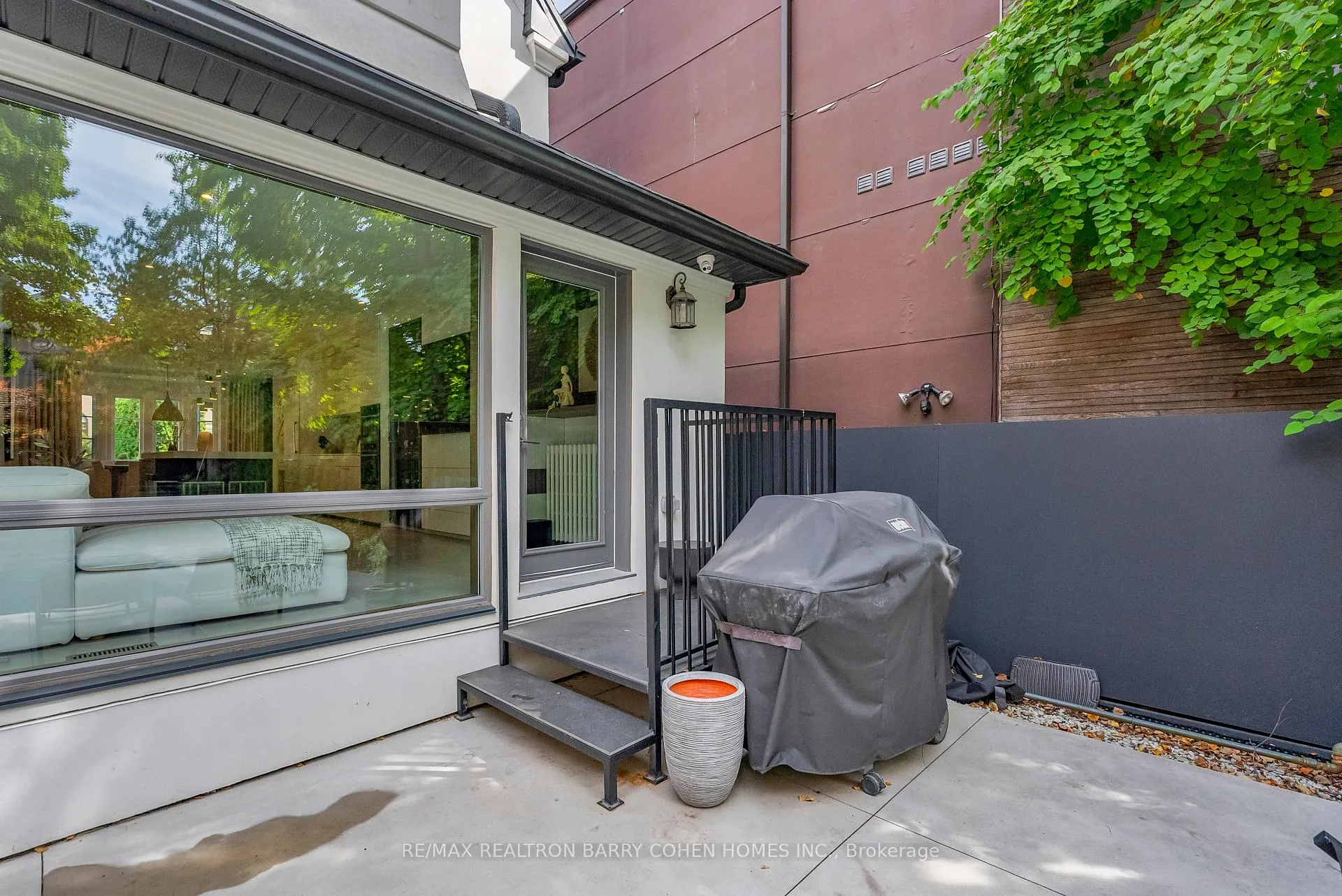 Photo 39 of 18 Astley Avenue, Toronto, Rosedale-Moore Park — HOMEH