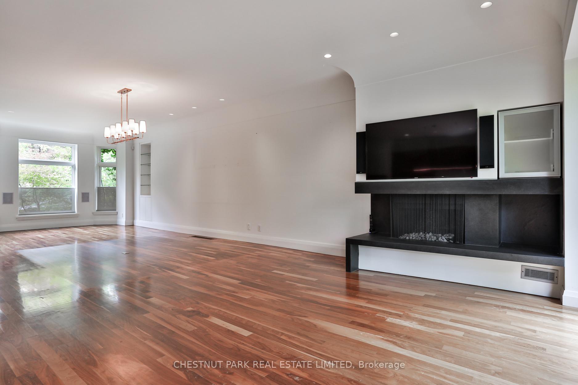 Photo 10 of 4 Meredith Crescent, Toronto, Rosedale-Moore Park — HOMEH
