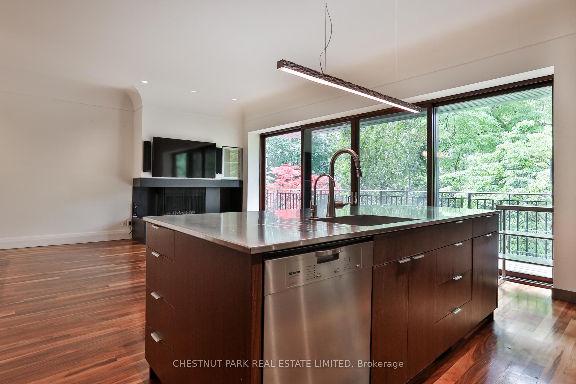 Photo 15 of 4 Meredith Crescent, Toronto, Rosedale-Moore Park — HOMEH
